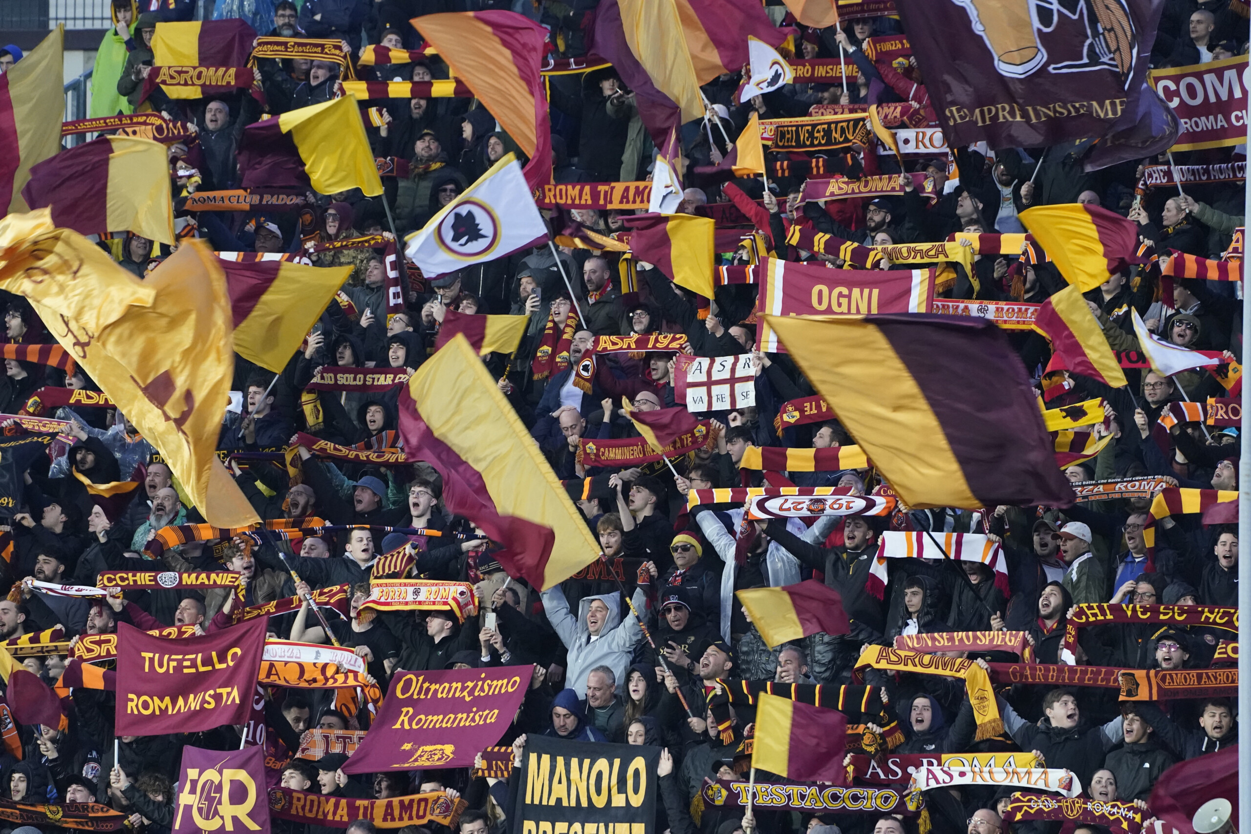 Rome, drug dealing in the Olimpico stadium's south curve: six ultras under investigation