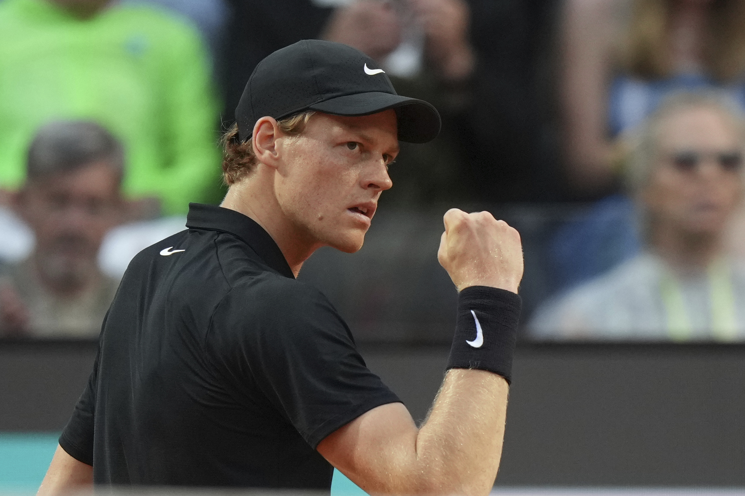 Rome Internationals, Sinner Reaches Quarterfinals: Cerúndolo Defeated in Straight Sets