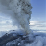 Russia, Krasheninnikov volcano erupts: first time in hundreds of years