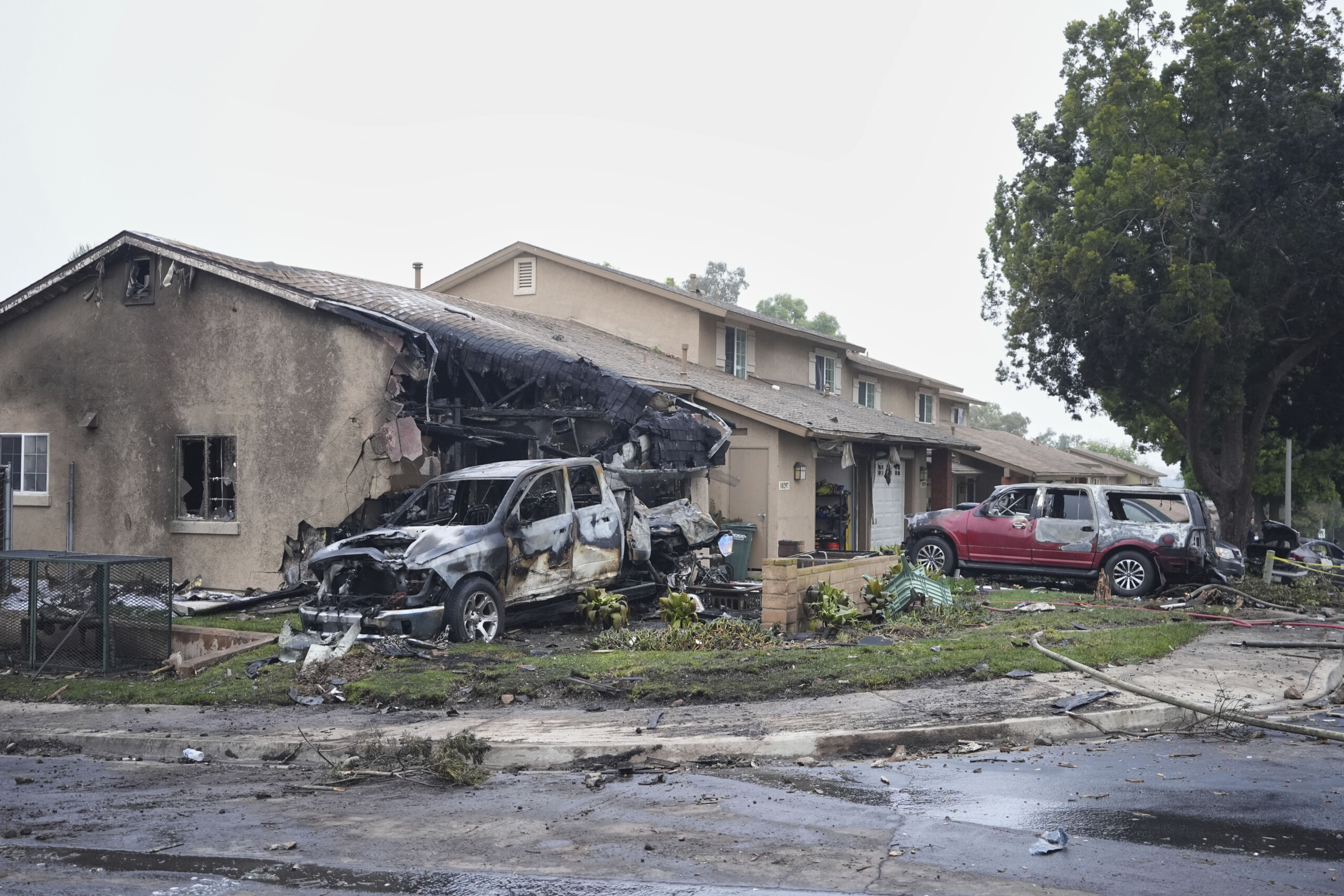 San Diego plane crash, runway lights were off
