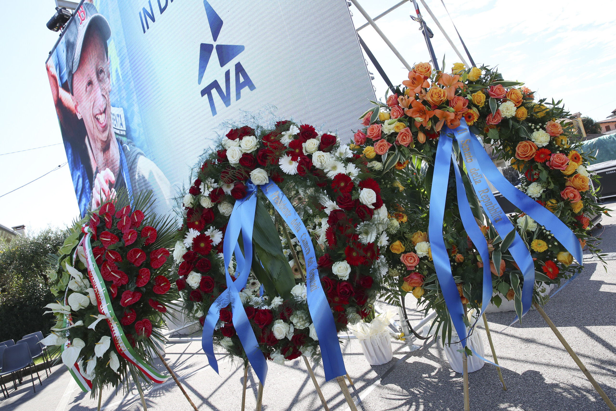 School: a large and emotional crowd in Montenero di Bisaccia for Sammy Basso