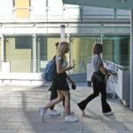 Schools: Valditara circular bans cell phones in high schools