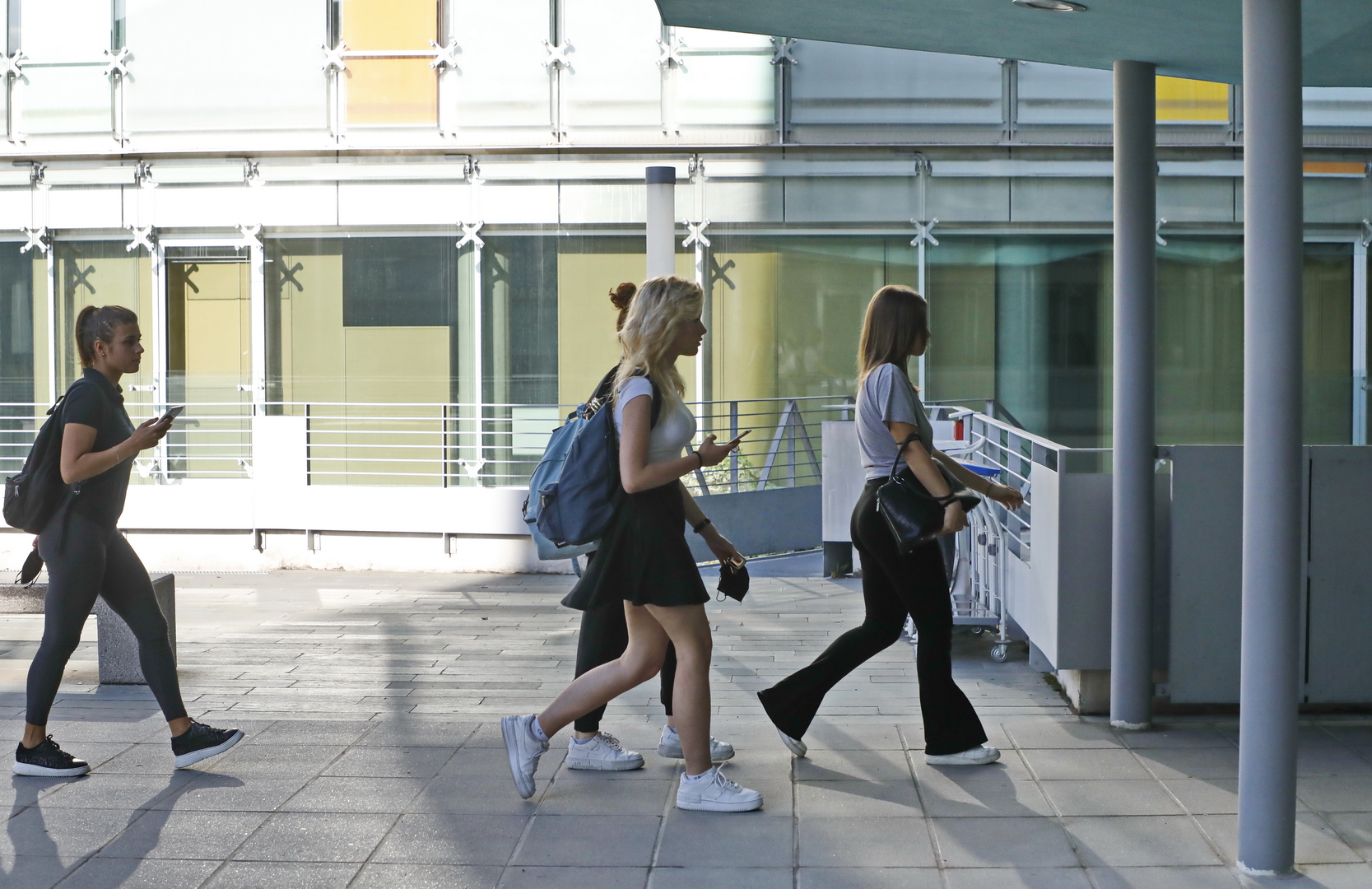 Schools: Valditara circular bans cell phones in high schools Schools: Valditara circular bans cell phones in high schools