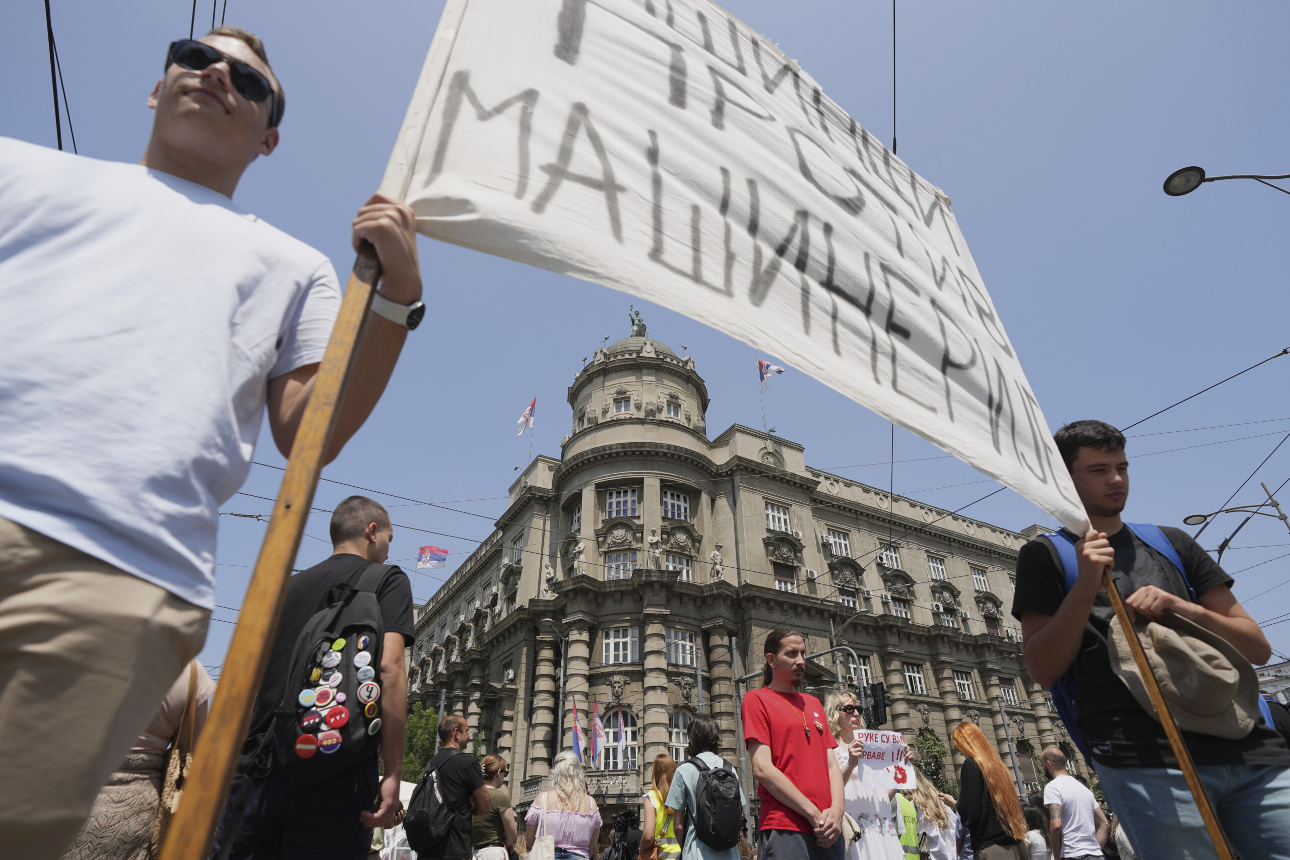 Serbia, new anti-government protests in Belgrade over early elections
