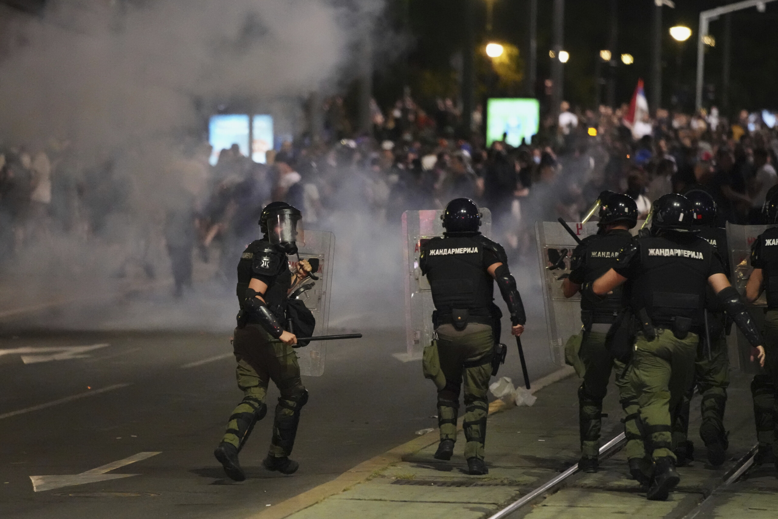 Serbia, new clashes during anti-government protests in Belgrade