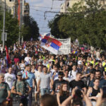 Serbia: protests against government in Belgrade, police fire tear gas