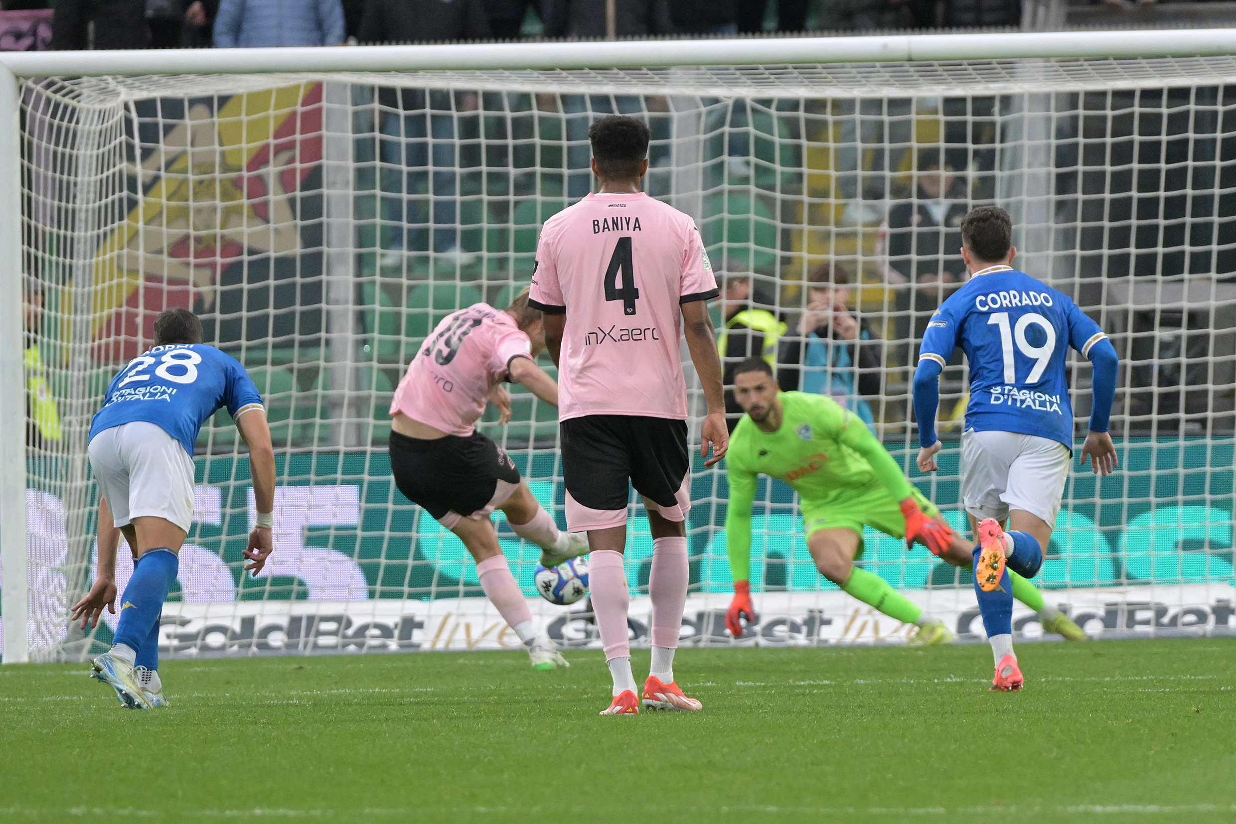 Serie B: Palermo beat Brescia, Catanzaro and Modena draw Serie B: Palermo beat Brescia, Catanzaro and Modena draw