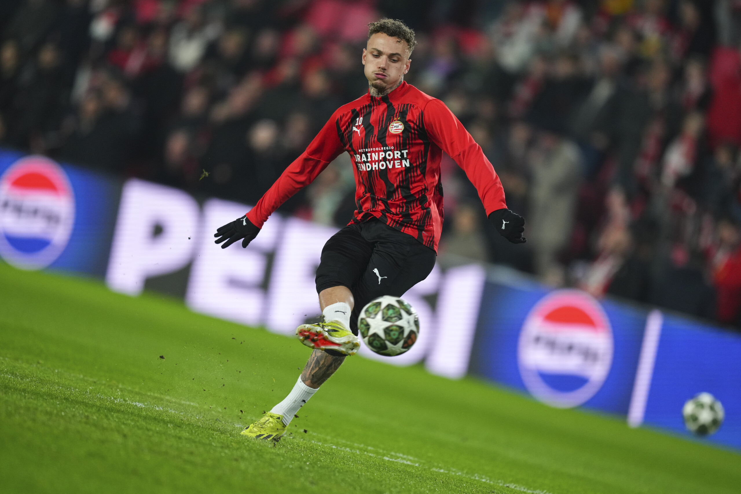 Soccer, Napoli: official arrival of striker Noa Lang