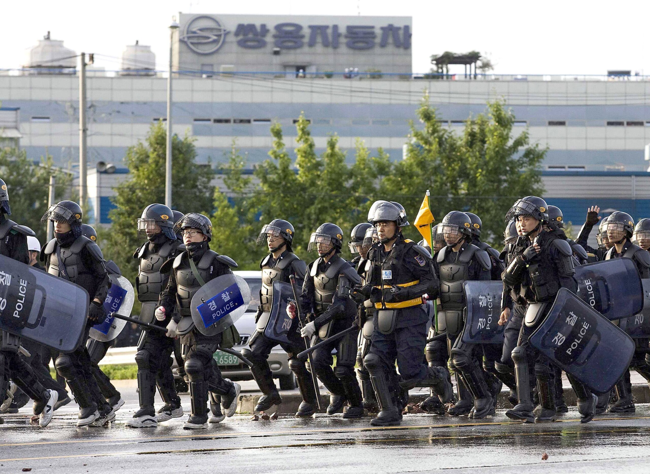 South Korea, stabs three people at a high school