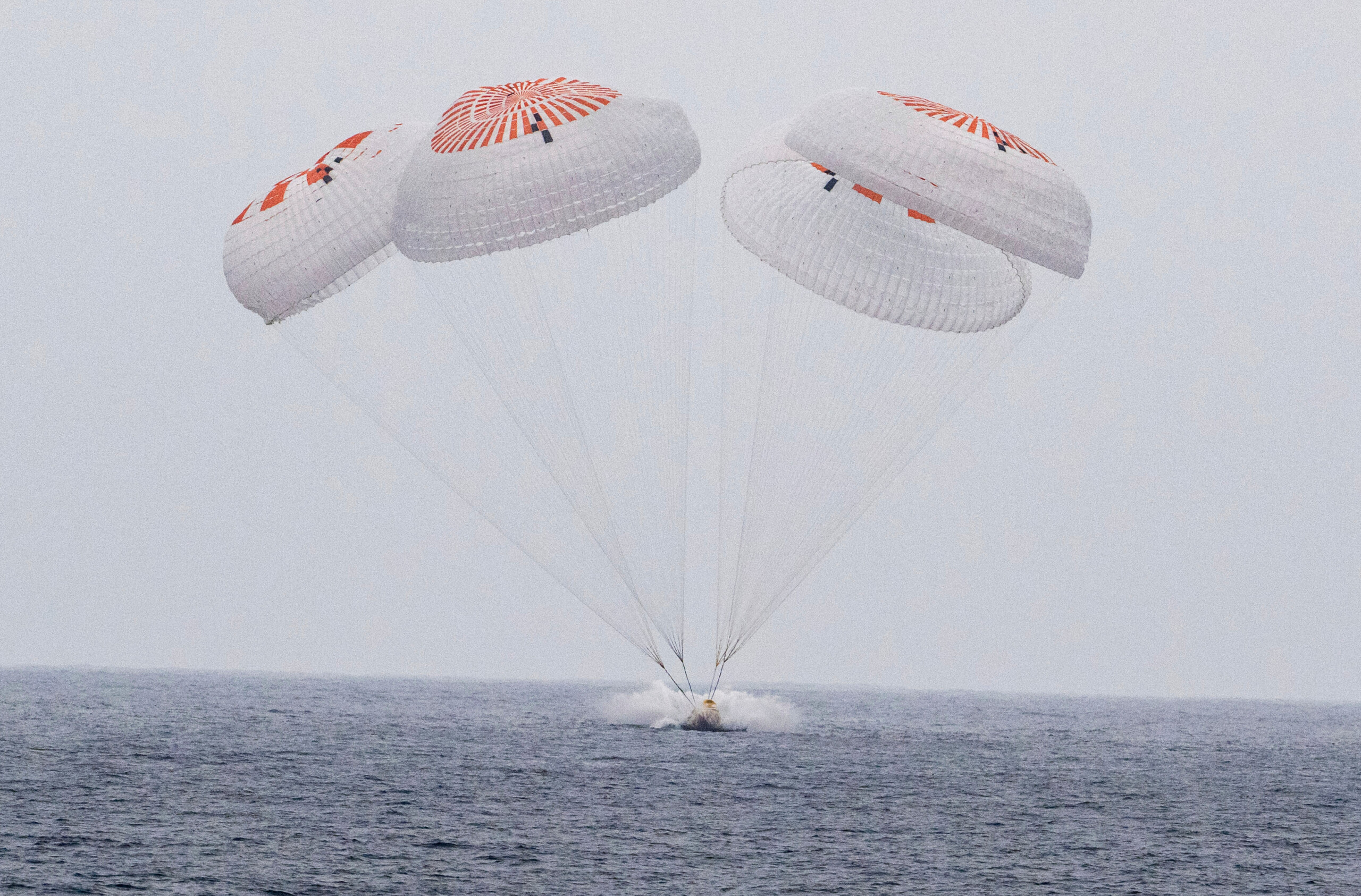 Space, SpaceX spacecraft splashes down in the Pacific: astronauts back on Earth after five months Space, SpaceX spacecraft splashes down in the Pacific: astronauts back on Earth after five months