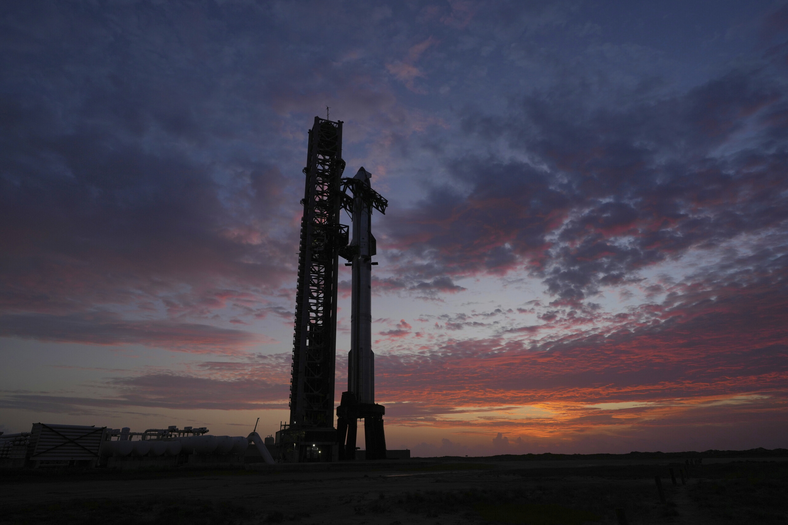SpaceX's tenth Starship test concludes successfully SpaceX's tenth Starship test concludes successfully
