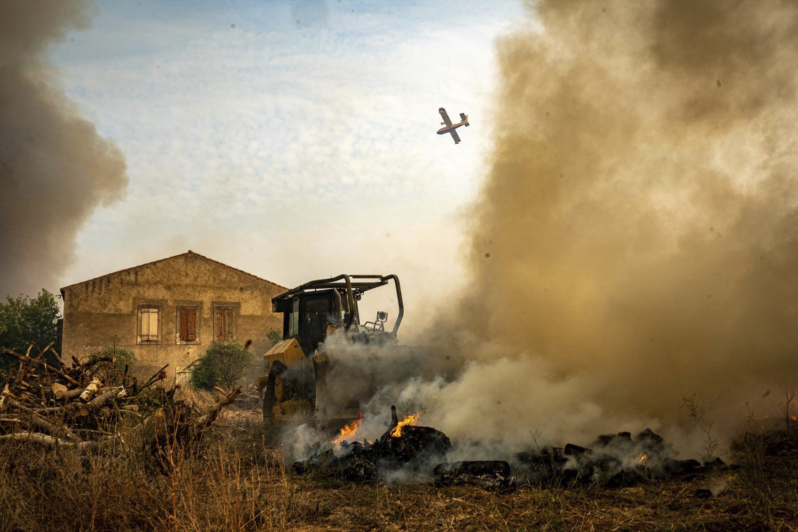 Spain: a thousand soldiers engaged in firefighting