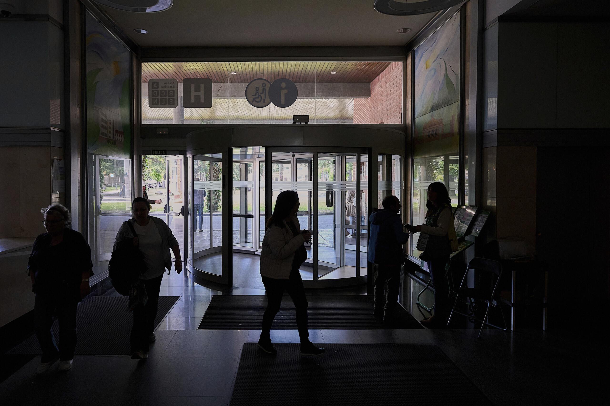 Spain, energy manager rules out cyber attack behind blackout