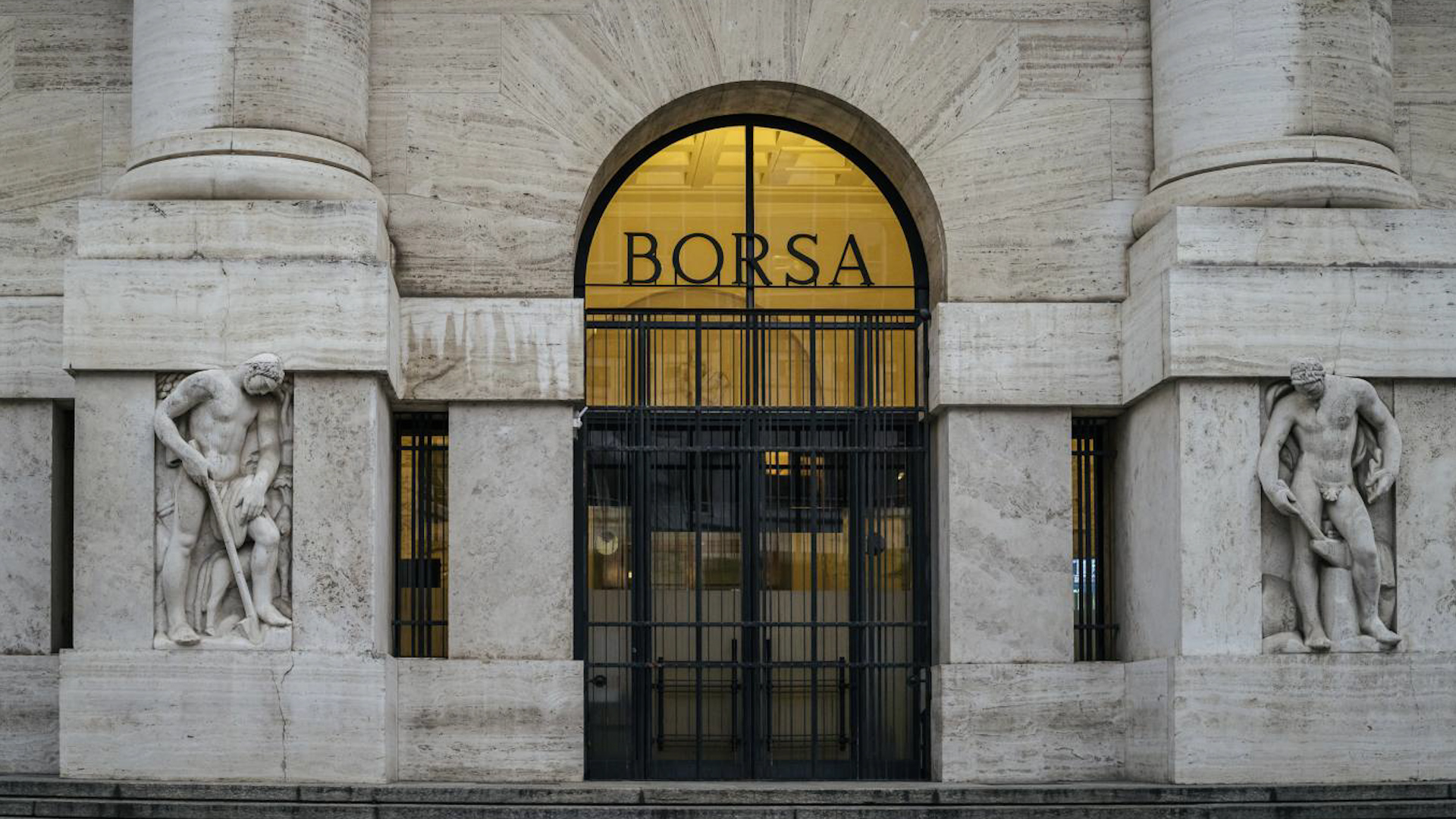 Stock exchange: negative opening for Milan, Ftse Mib -1.28% Stock exchange: negative opening for Milan, Ftse Mib -1.28%