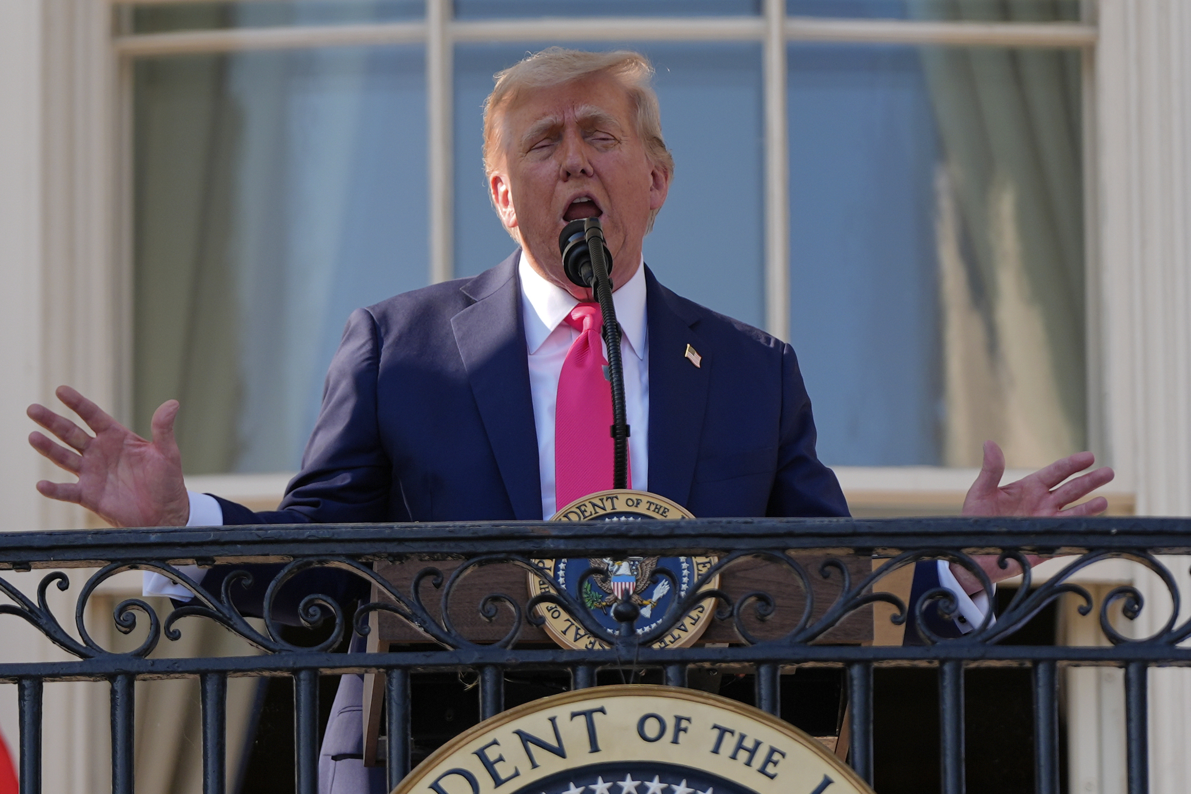 Tariffs, Trump announces: ‘The first letters will be sent at 12 noon’