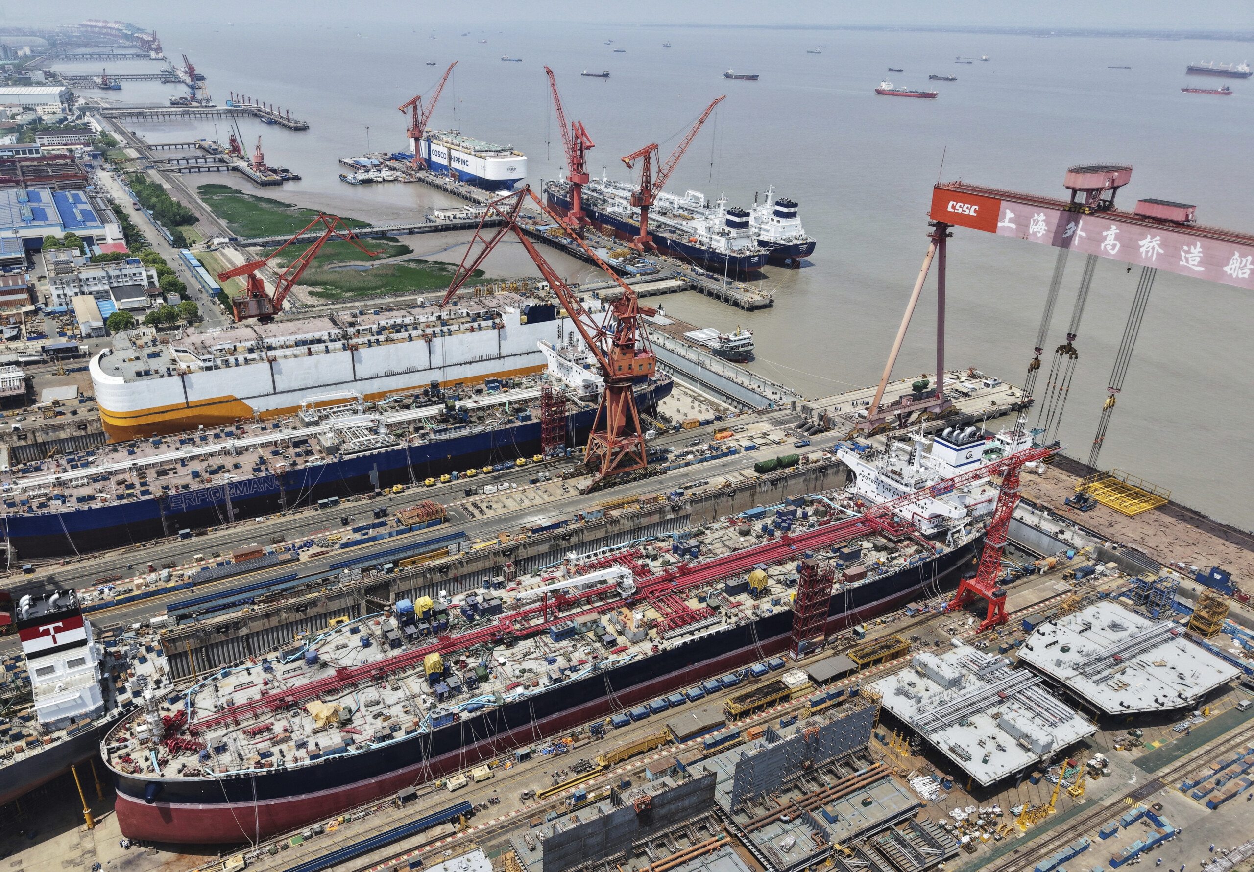 Tariffs: Trump extends truce with China by 90 days