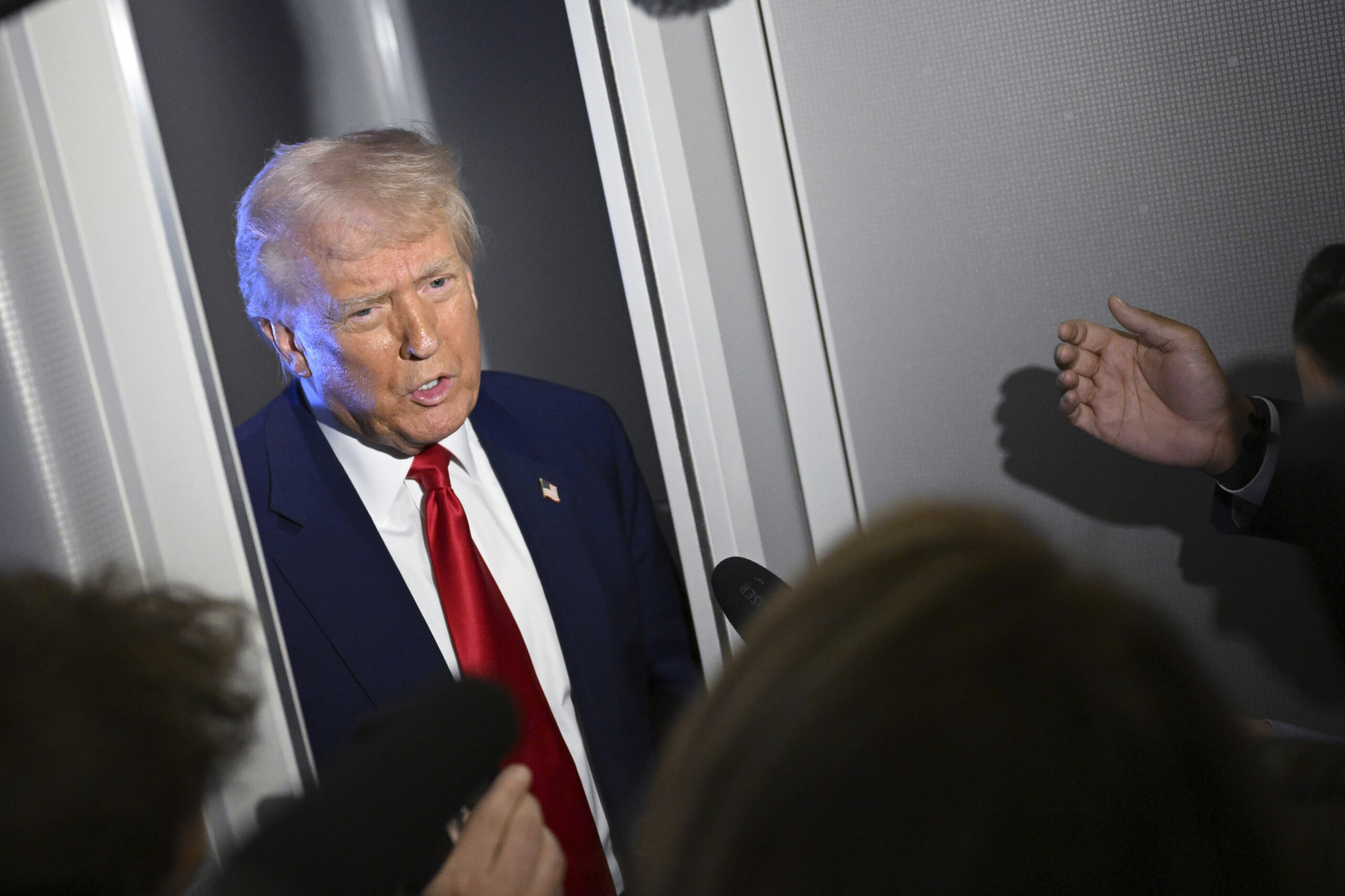 Tariffs, Trump: "If countries want to talk, I'm open"