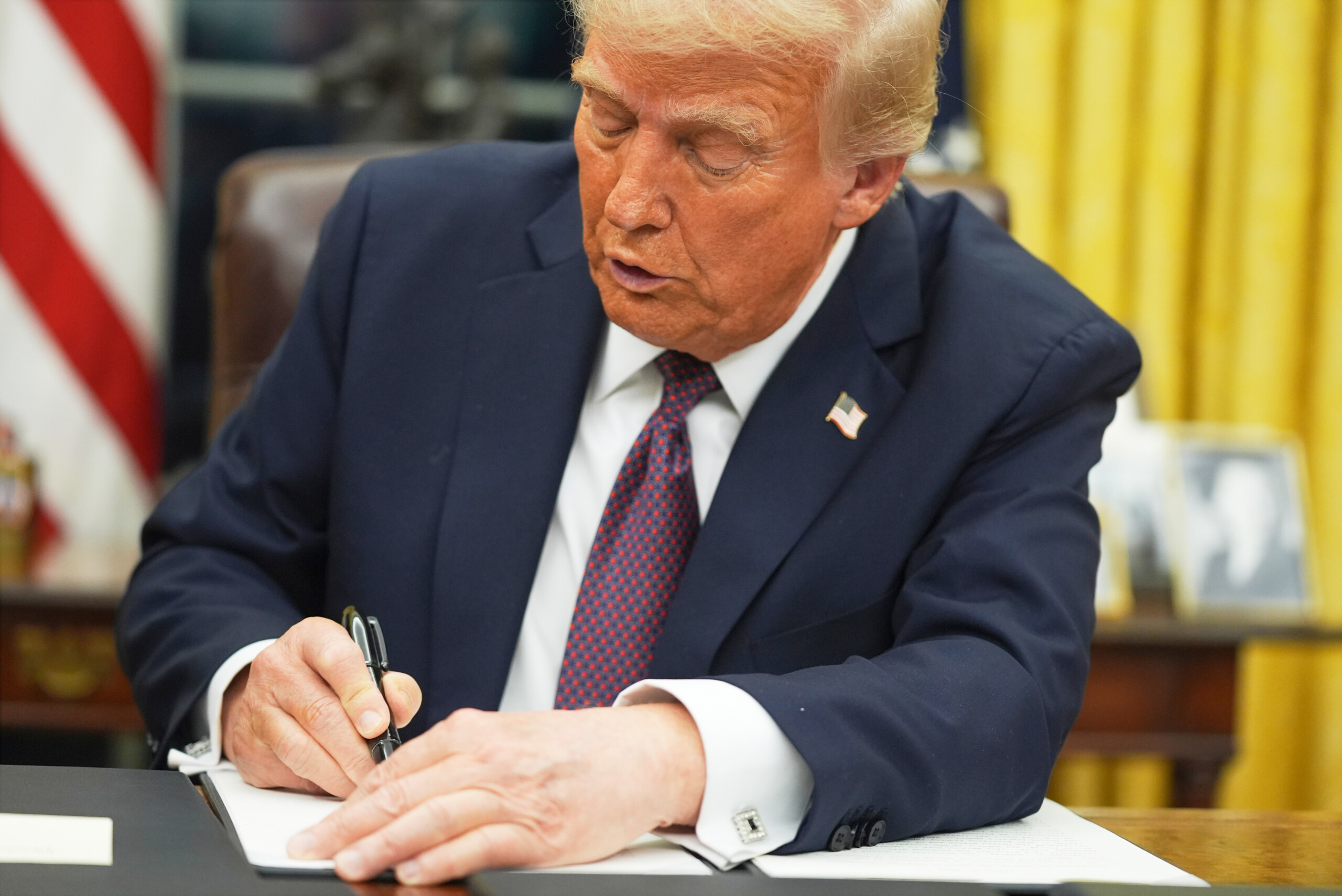 Tariffs, Trump: ‘Letters to EU and Canada today’