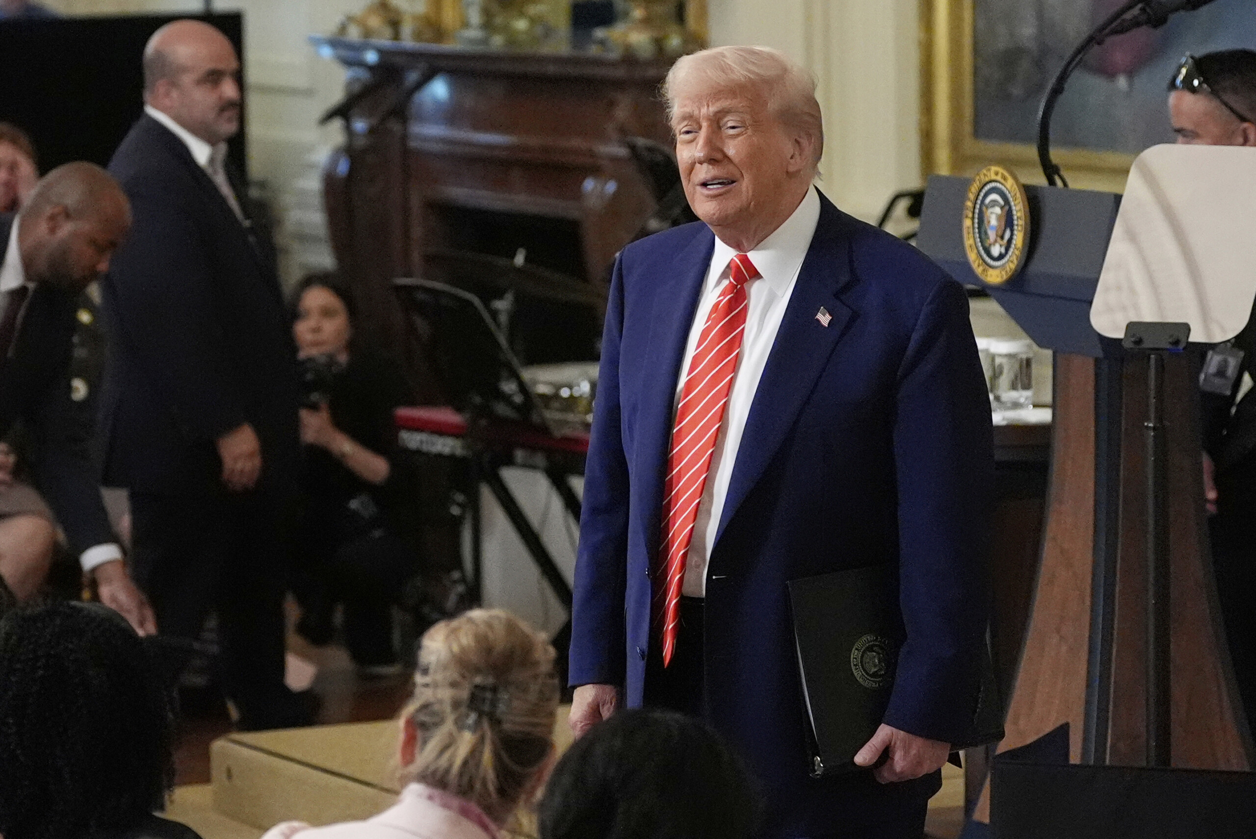 Tariffs, White House: 10% tariffs will remain in place for all countries