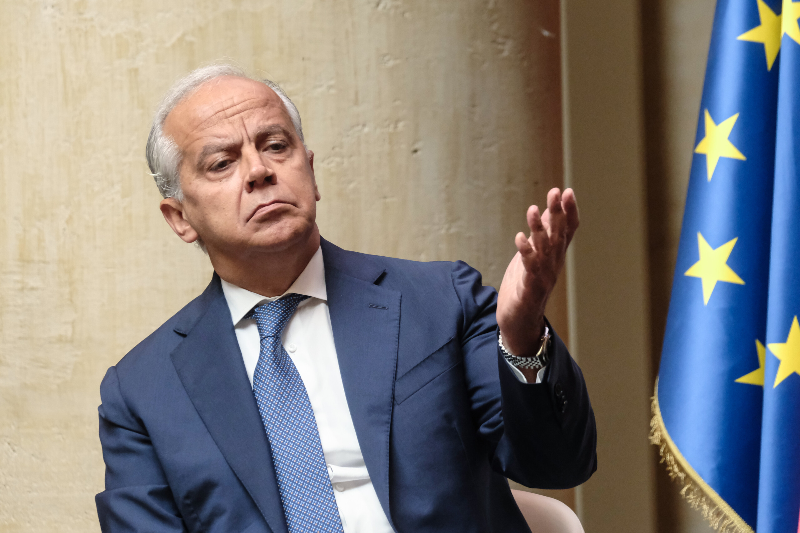 Taser, Piantedosi: “Baseless controversies, it is an essential tool” Taser, Piantedosi: “Baseless controversies, it is an essential tool”