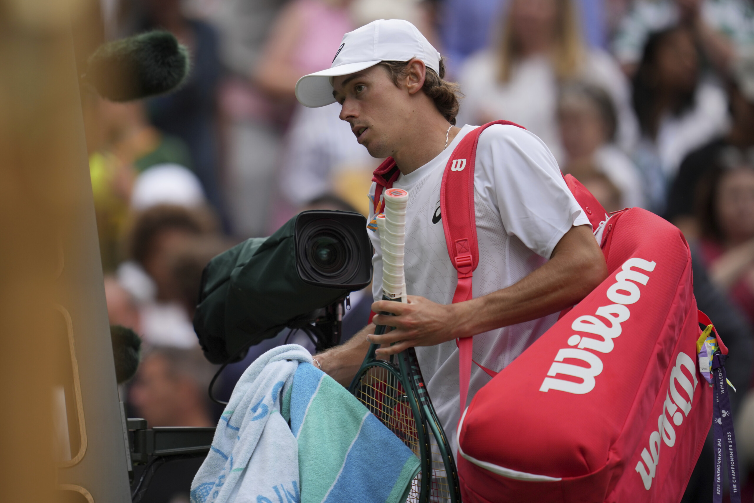 Tennis: De Minaur saves three match points against Fokina to win ATP title in Washington