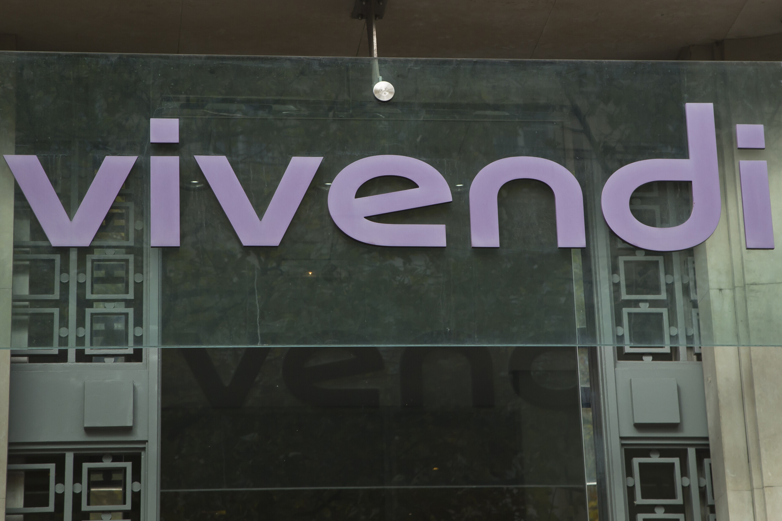 Tim, Vivendi signs agreement with Poste on sale of 15% of shares for 684 million