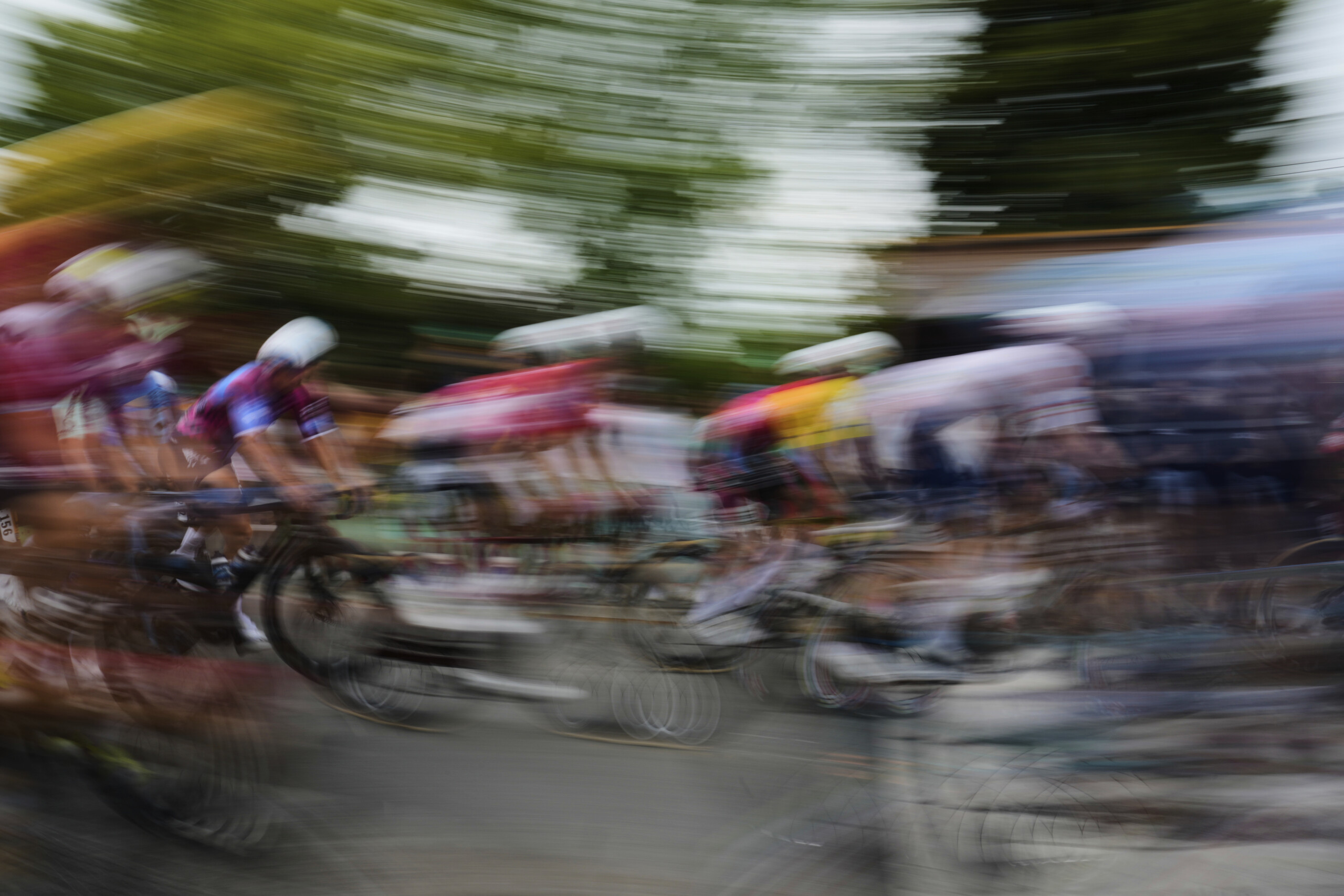 Tour de France: crash and withdrawal for Ganna