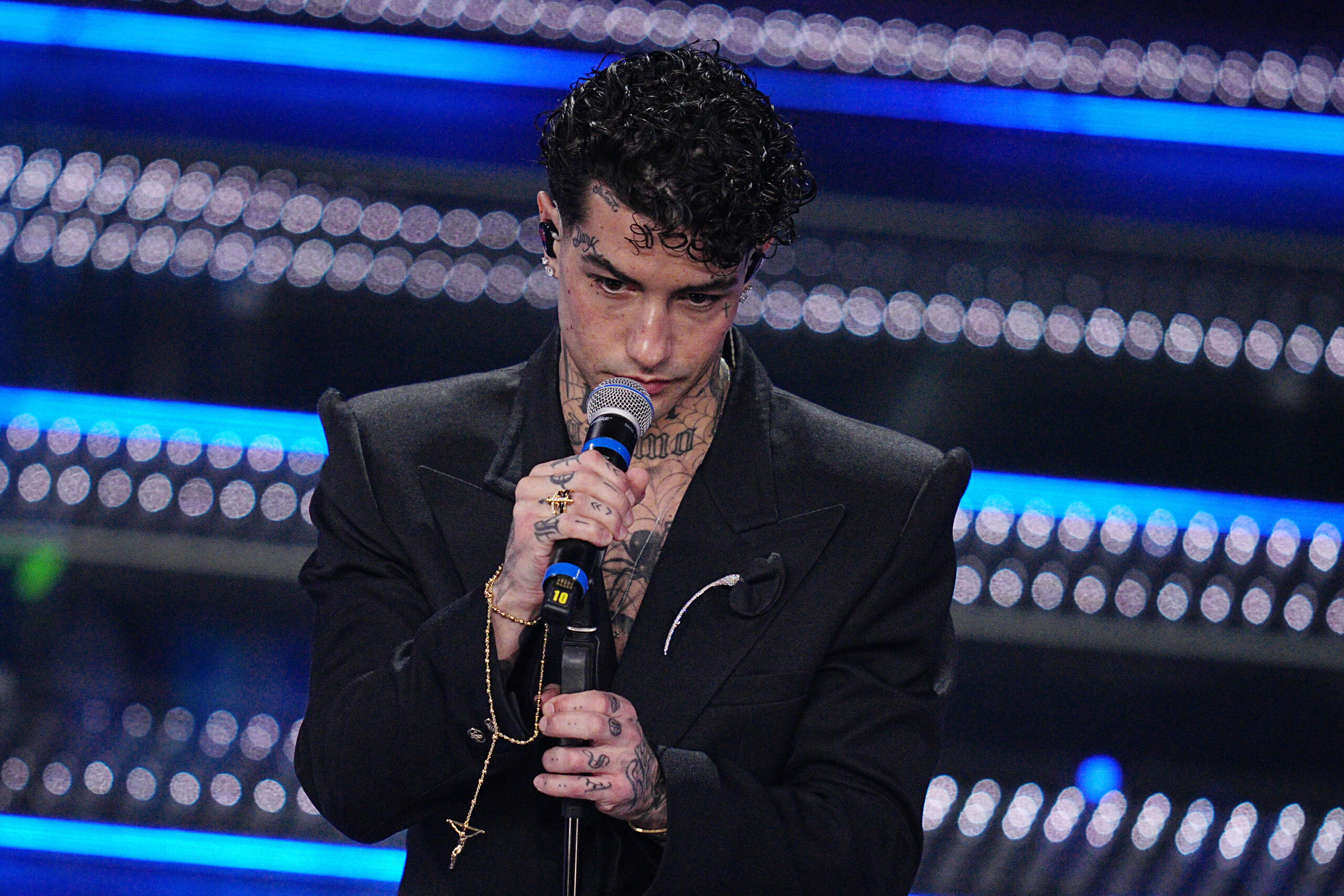 Trapper Tony Effe investigated for brawl in Porto Cervo disco Trapper Tony Effe investigated for brawl in Porto Cervo disco