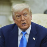 Trump attacks journalists in the Oval Office: ‘You are idiots’