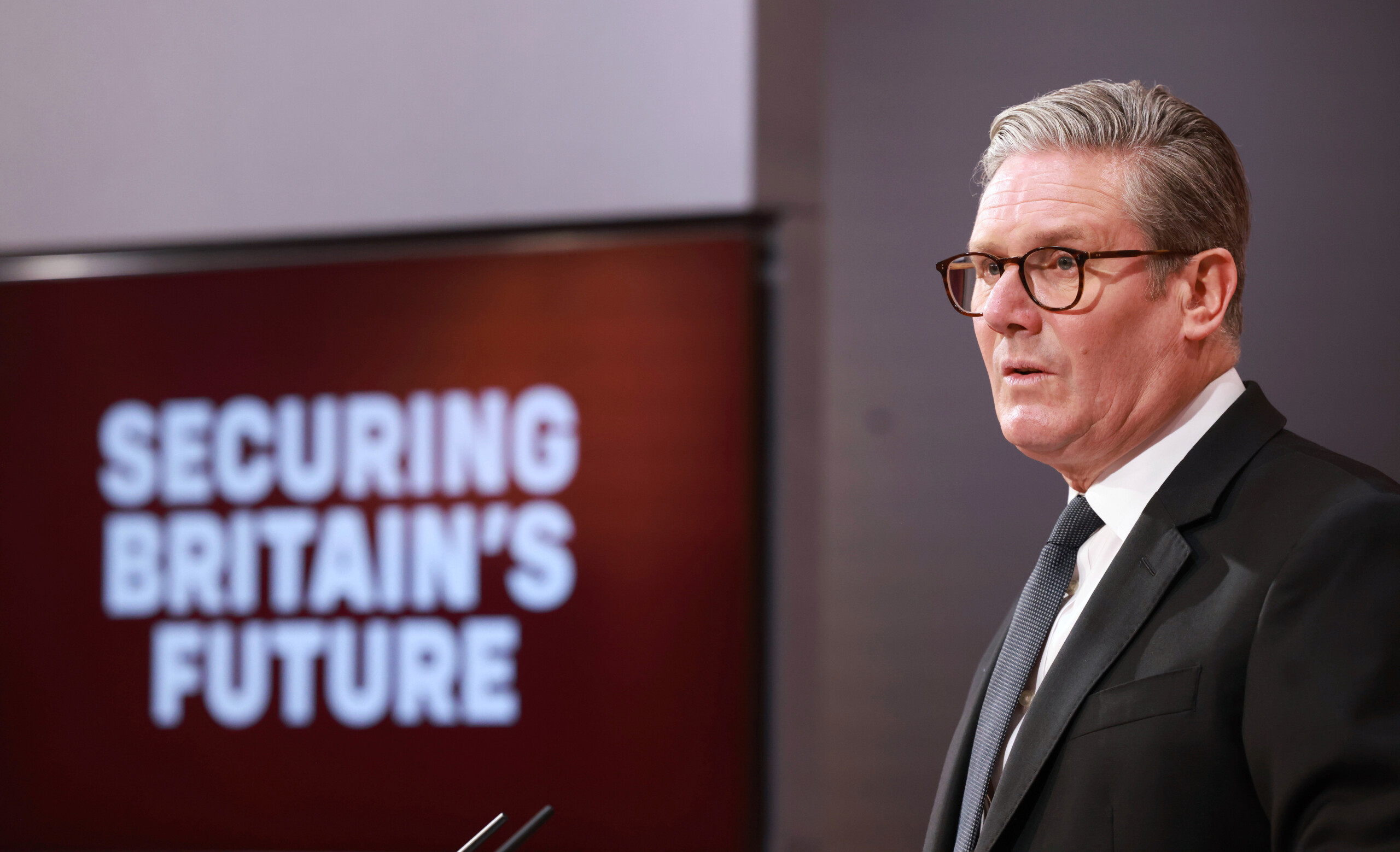 UK: 21-year-old arrested for arson at former home of PM Starmer