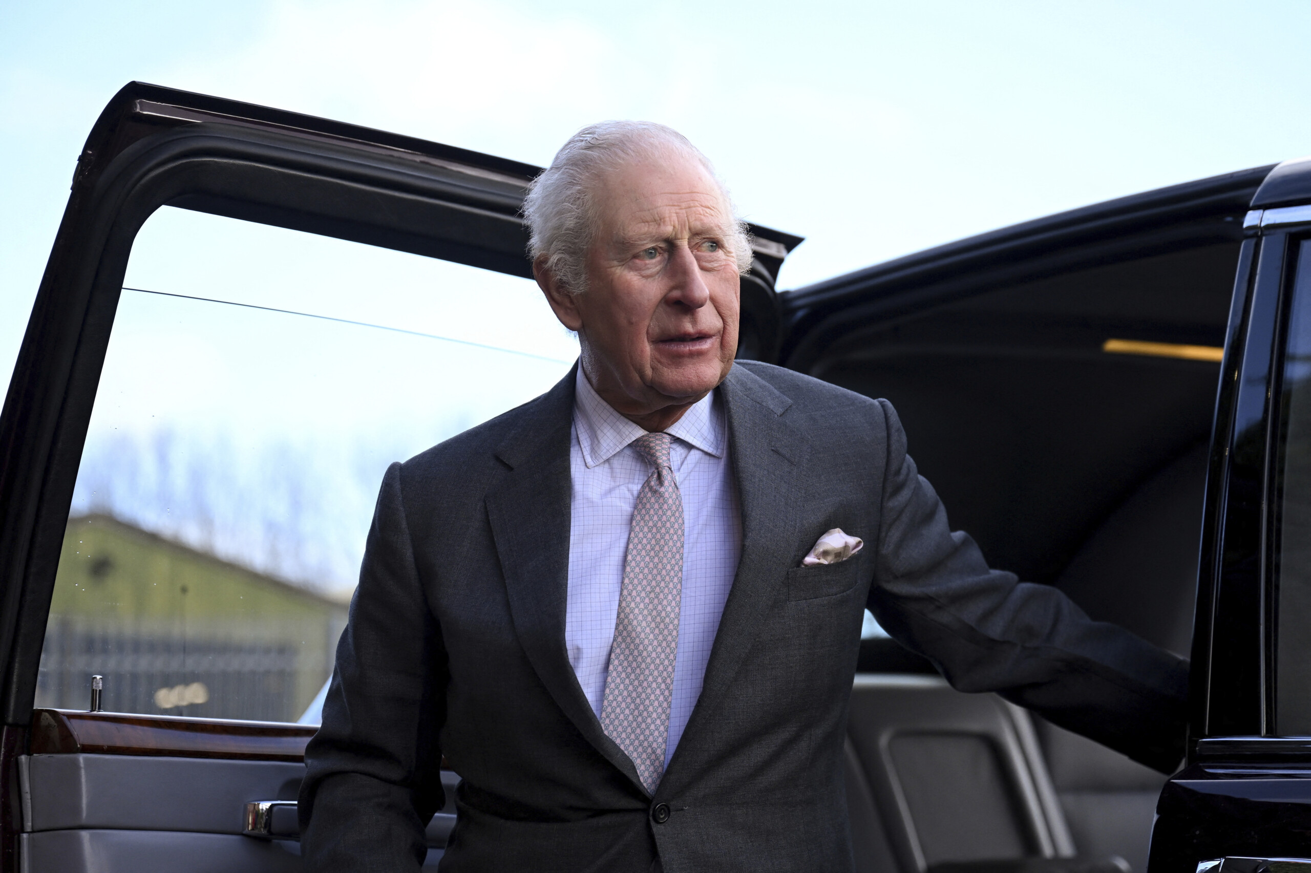 UK: King Charles in hospital due to side effects of cancer treatment
