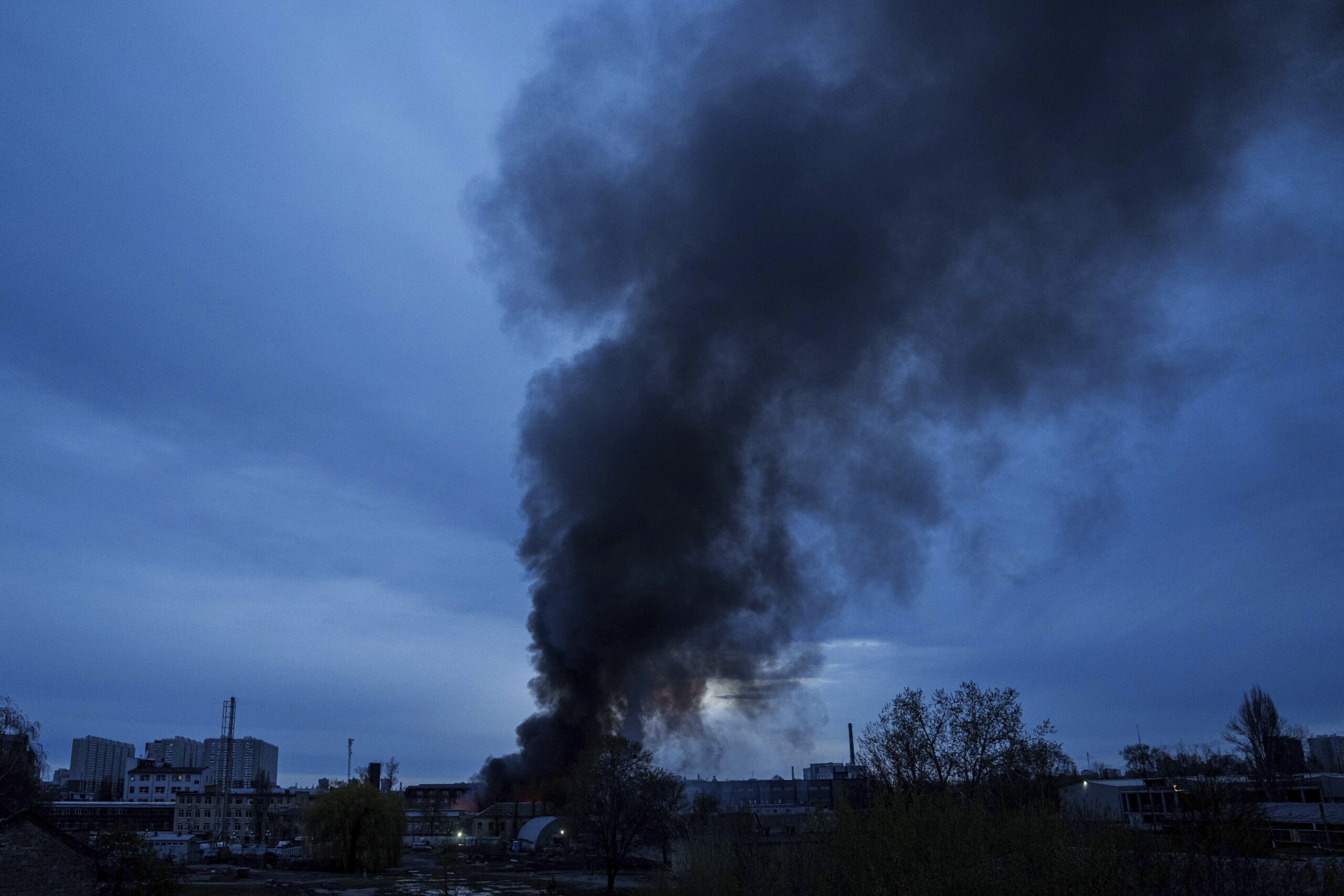 Ukraine, Death toll from Russian attack on Kyiv rises to 9 dead and 63 injured Ukraine, Death toll from Russian attack on Kyiv rises to 9 dead and 63 injured