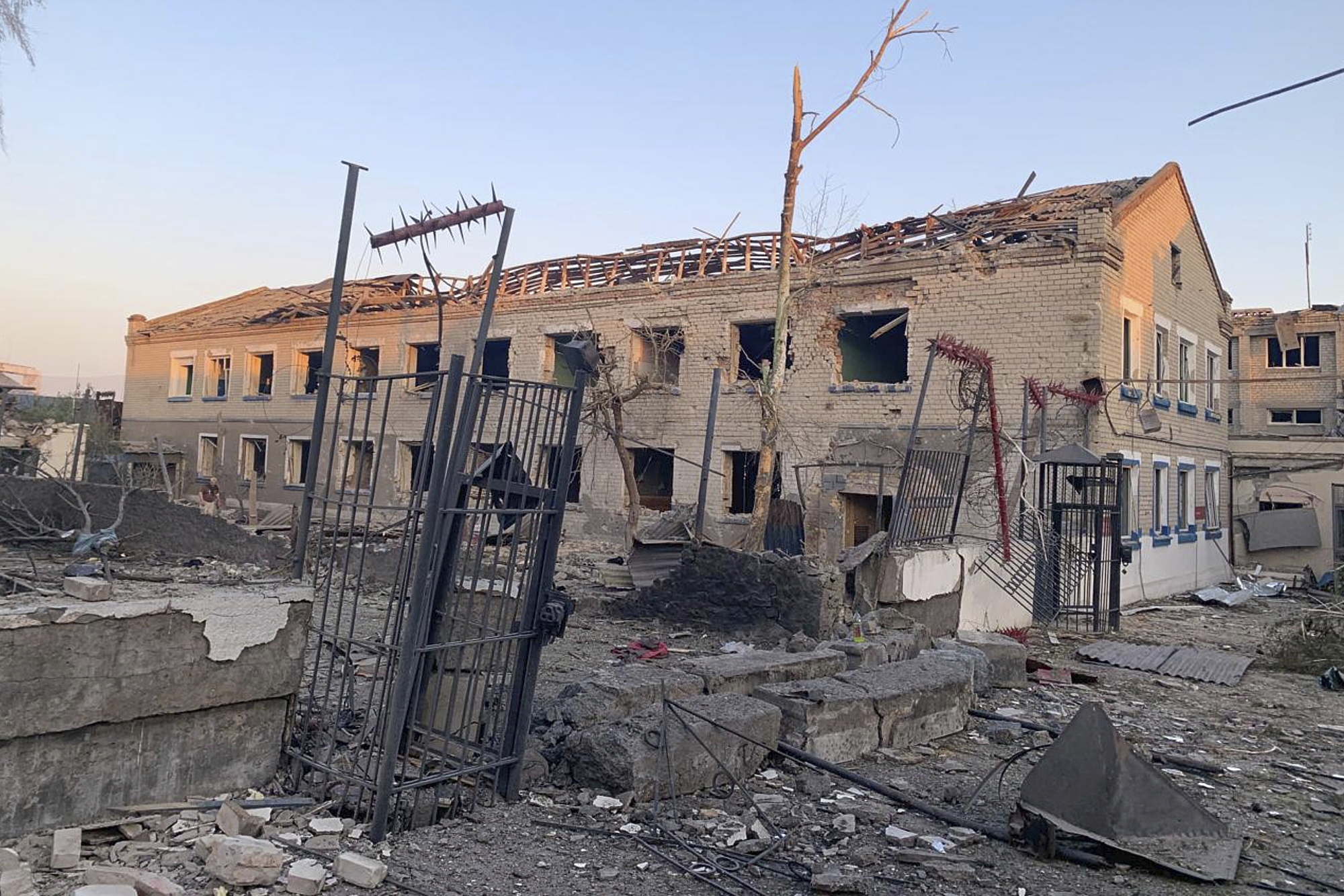 Ukraine, drone attacks in the Dnipropetrovsk region: 4 injured