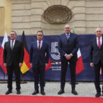 Ukraine: France, 15 countries could guarantee Kiev's safety