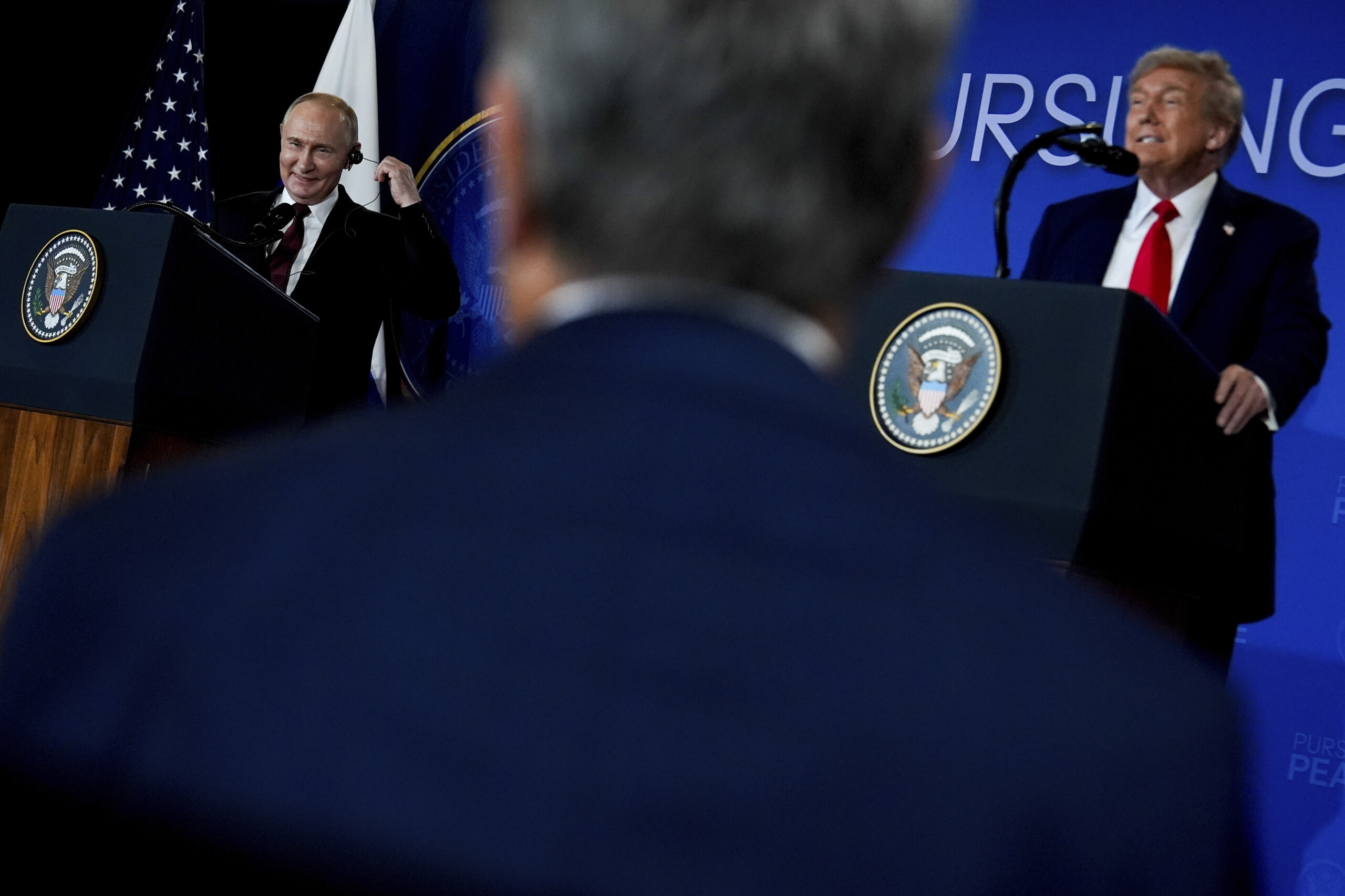 Ukraine, FT: Putin asked Trump to withdraw Kiev from Donetsk Ukraine, FT: Putin asked Trump to withdraw Kiev from Donetsk