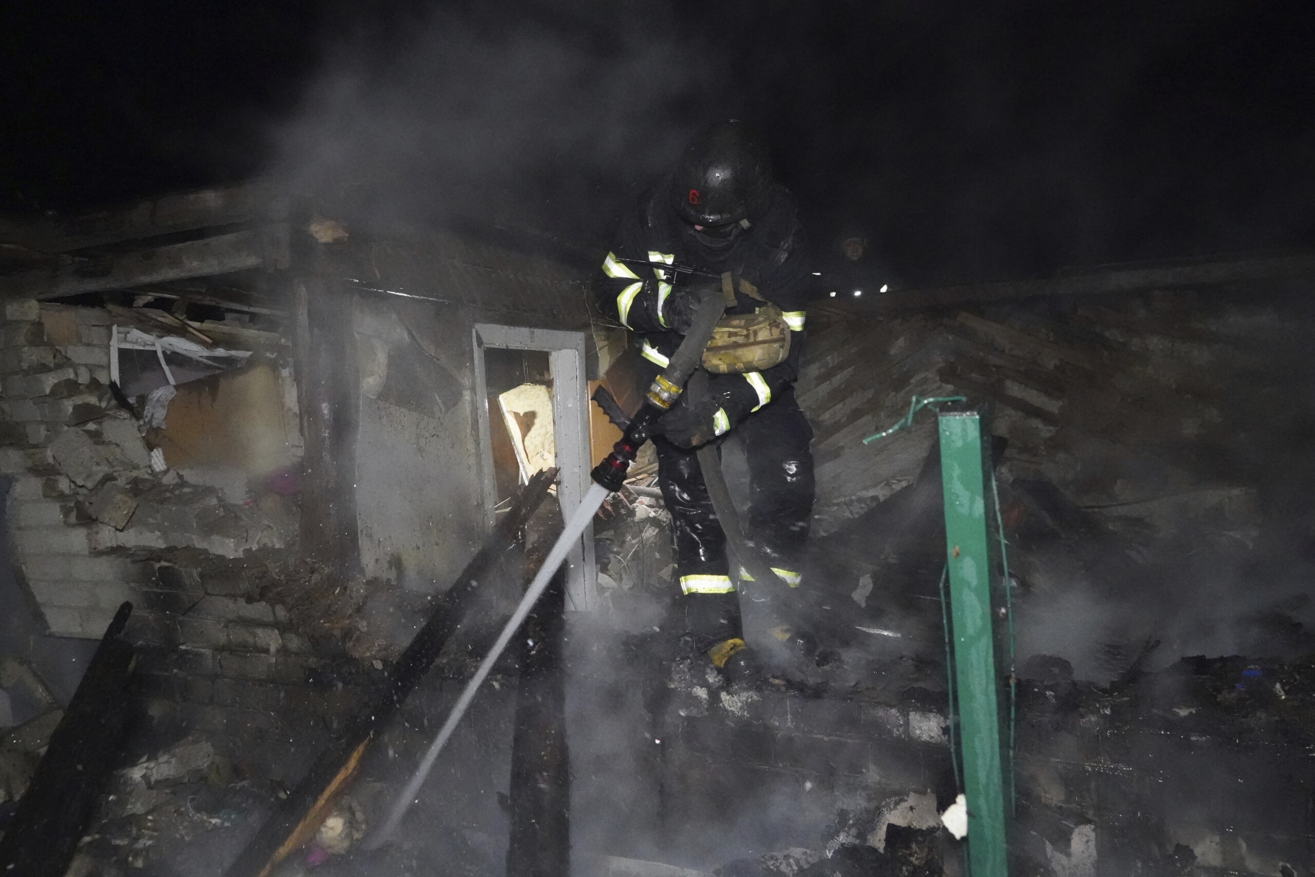 Ukraine: Kiev, 3 injured after Russian drone raid on Kharkiv