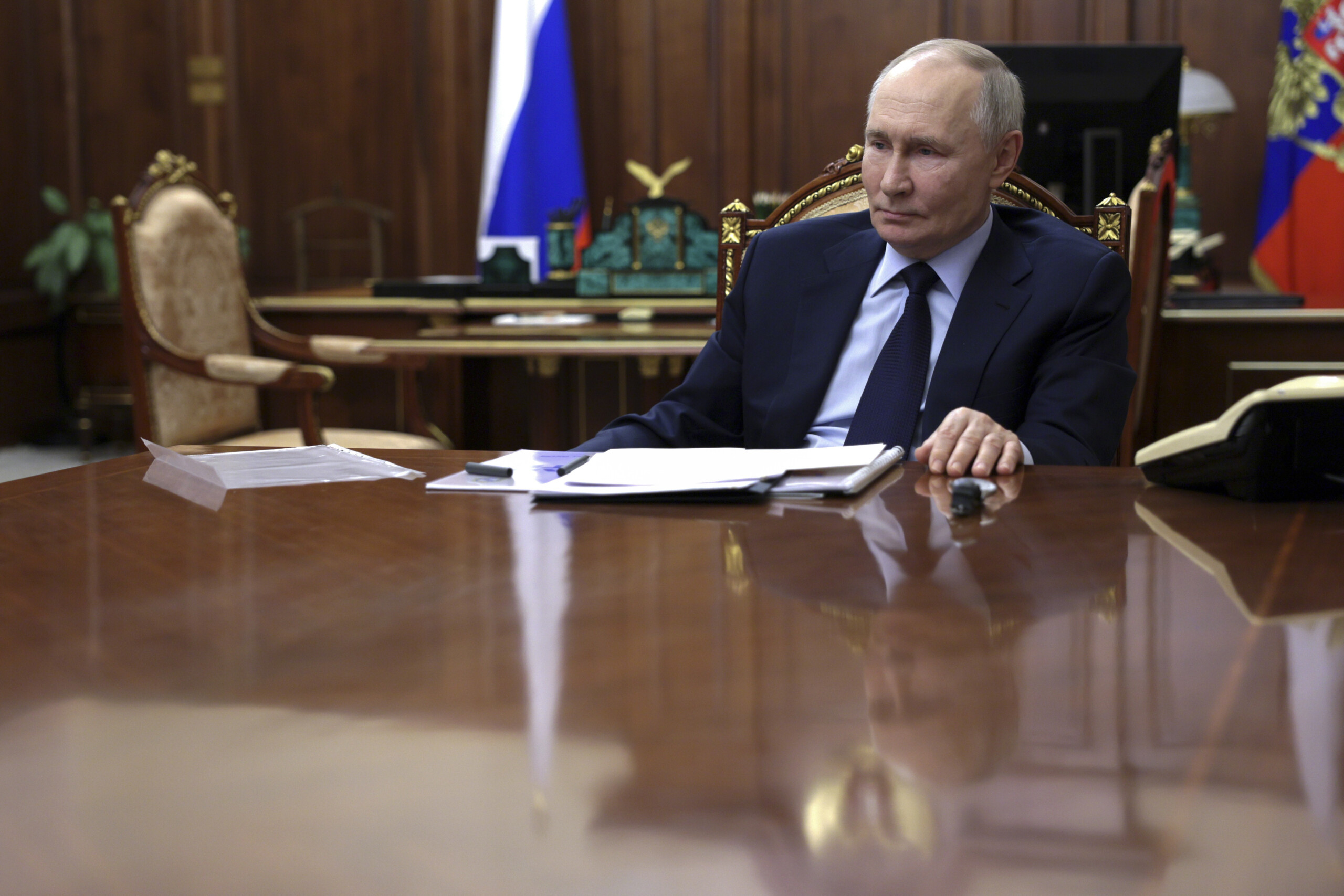 Ukraine, Kremlin: "Zelensky does not want peace, someone convince him"