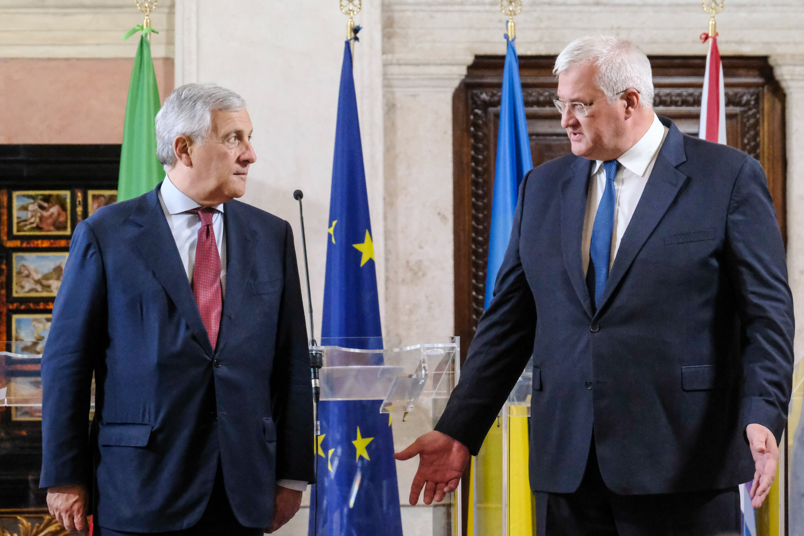 Ukraine, Kuleba: ‘Zelensky listening to the people proves that we are different from Moscow’