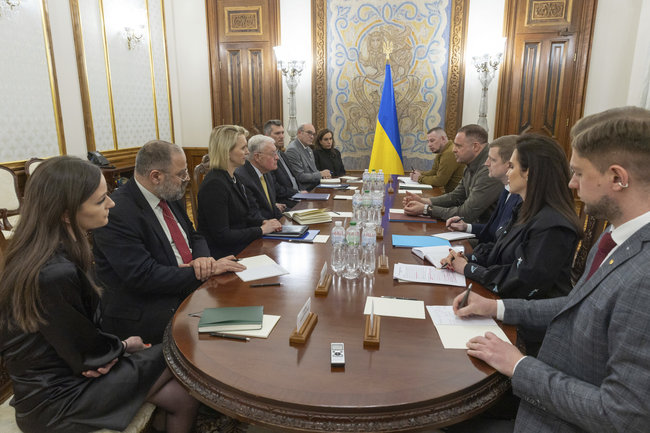 Ukraine, Kyiv and Washington delegations meet today in Riyadh