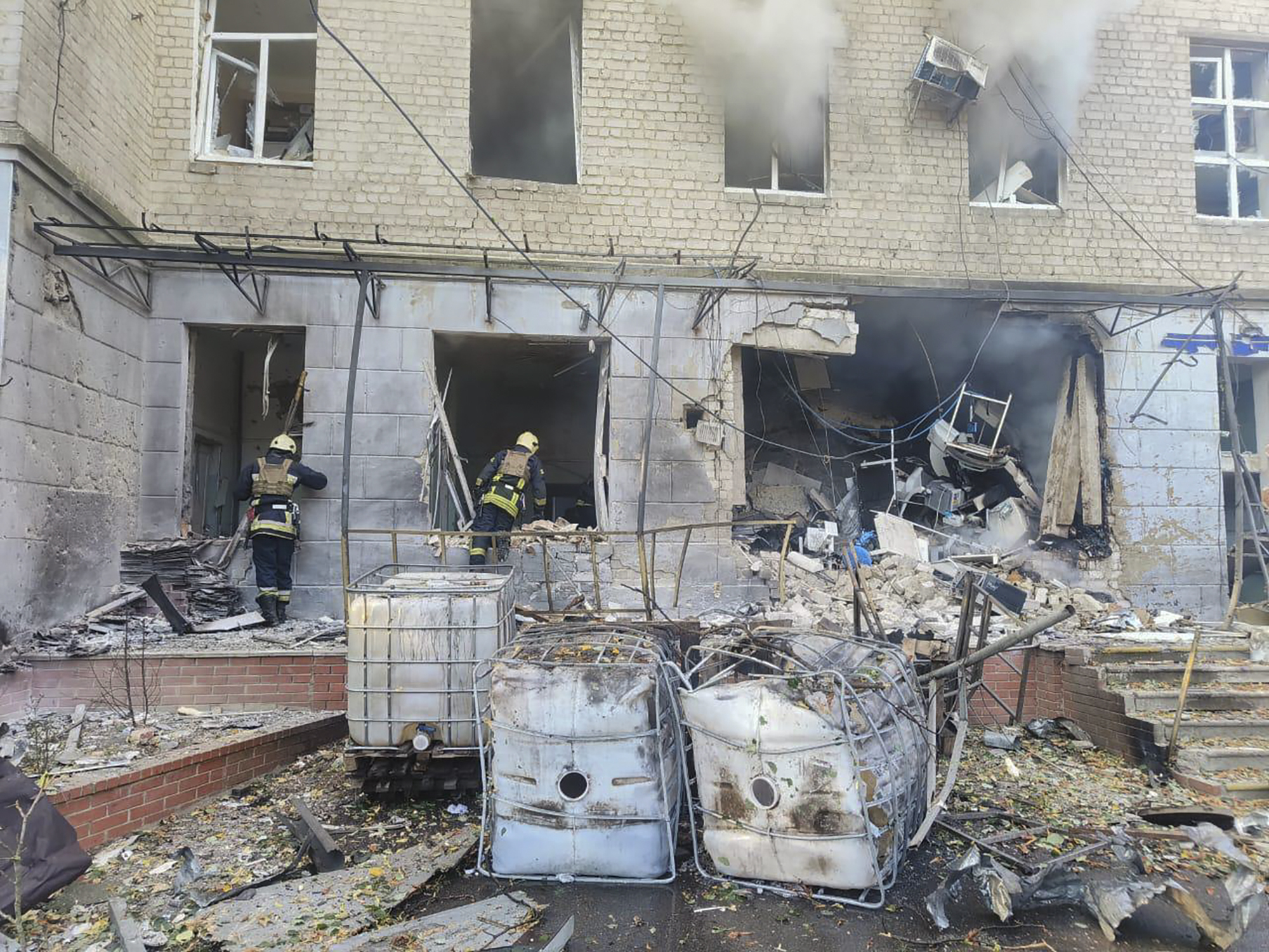 Ukraine, Kyiv: "Hospital Hit in Sumy, Russians Attacking Civilians" Ukraine, Kyiv: "Hospital Hit in Sumy, Russians Attacking Civilians"