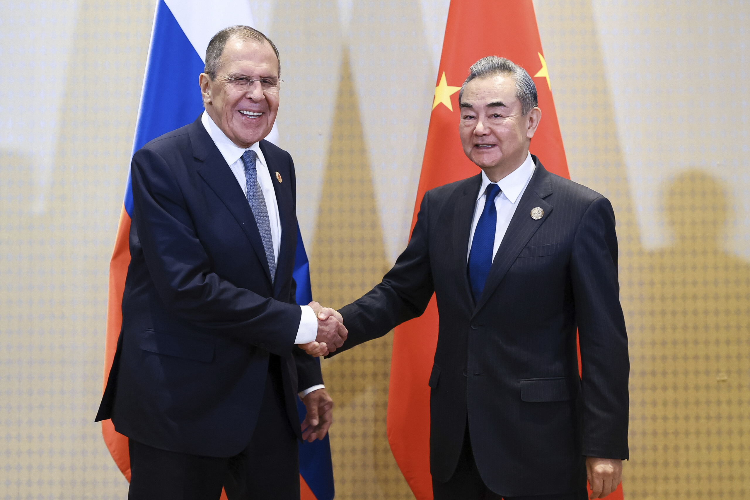 Ukraine, Lavrov: "Chinese Foreign Minister to visit Moscow next week"