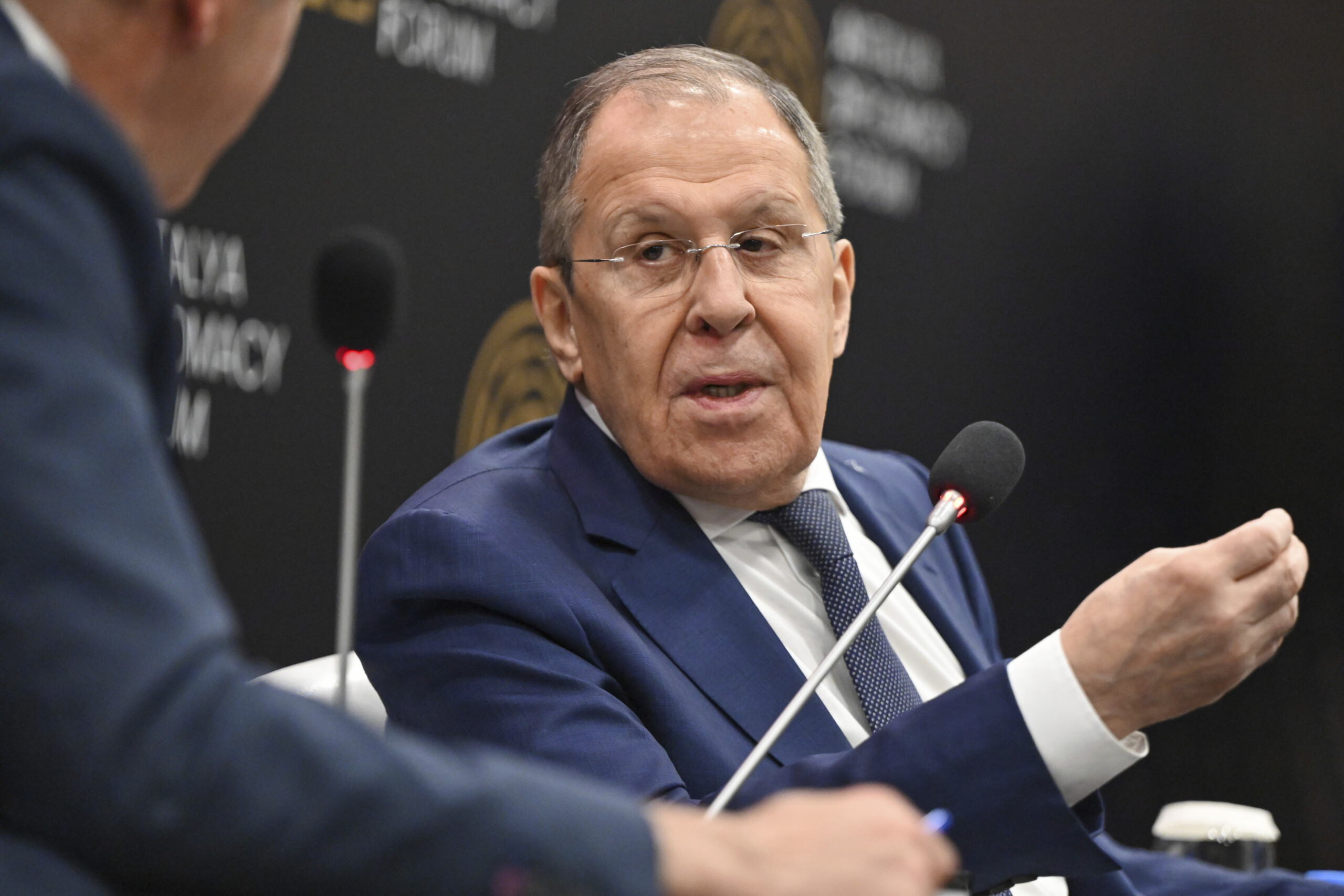 Ukraine, Lavrov: "EU and Zelensky want to exploit Trump’s peace initiative"