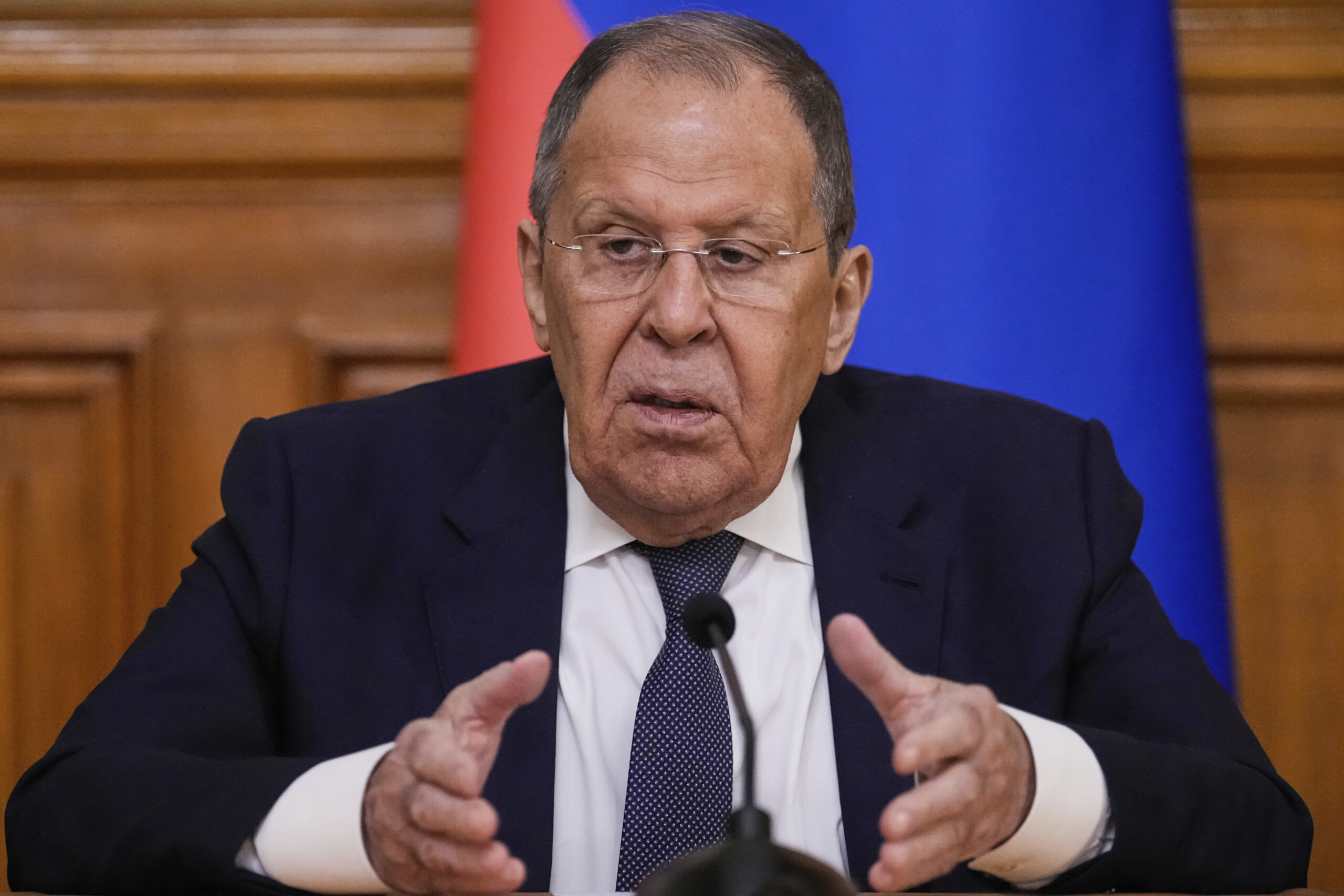 Ukraine, Lavrov: ‘Zelensky cannot sign peace agreement because it is illegitimate’