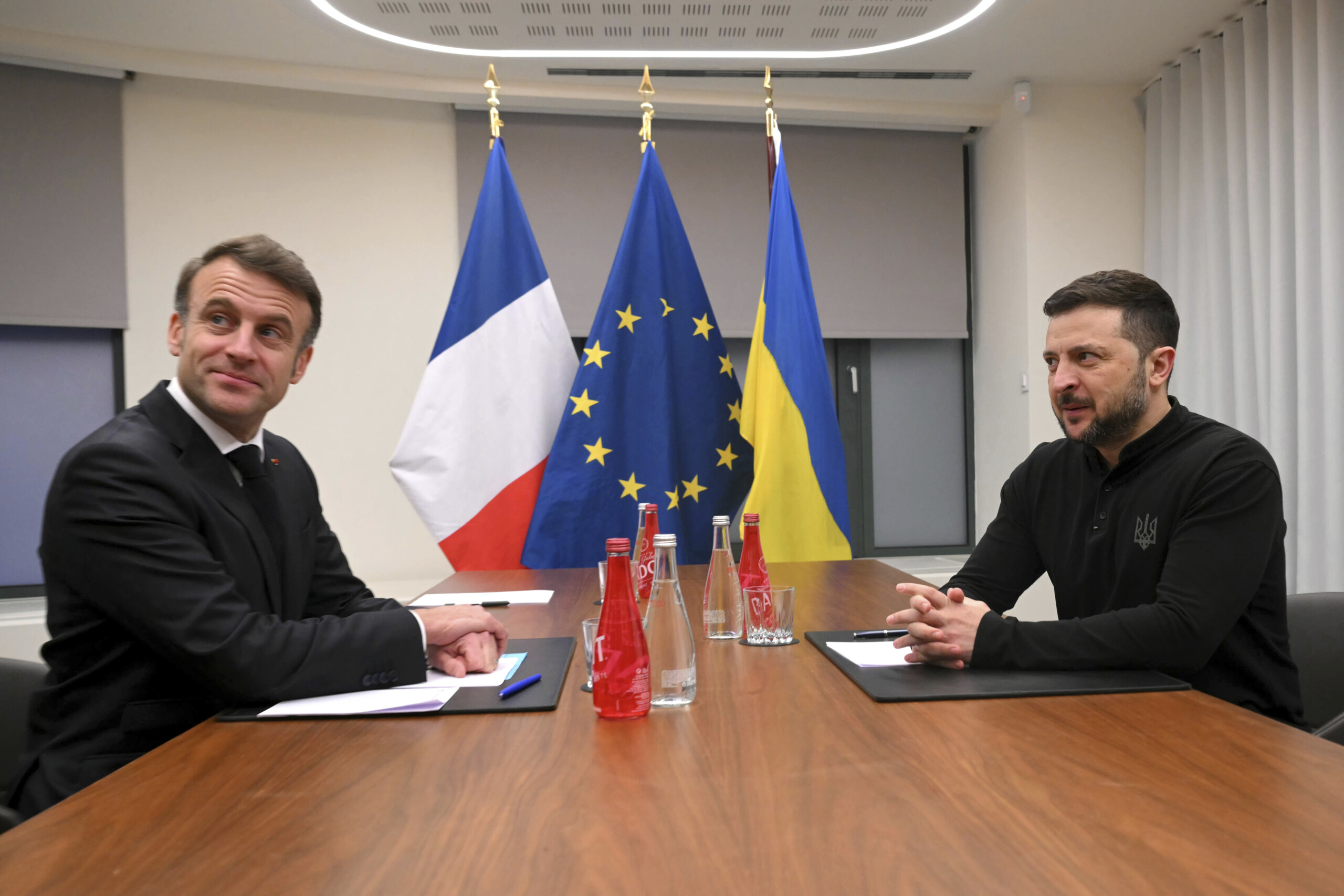 Ukraine, Macron: ‘Russia pretends to negotiate’ Ukraine, Macron: ‘Russia pretends to negotiate’