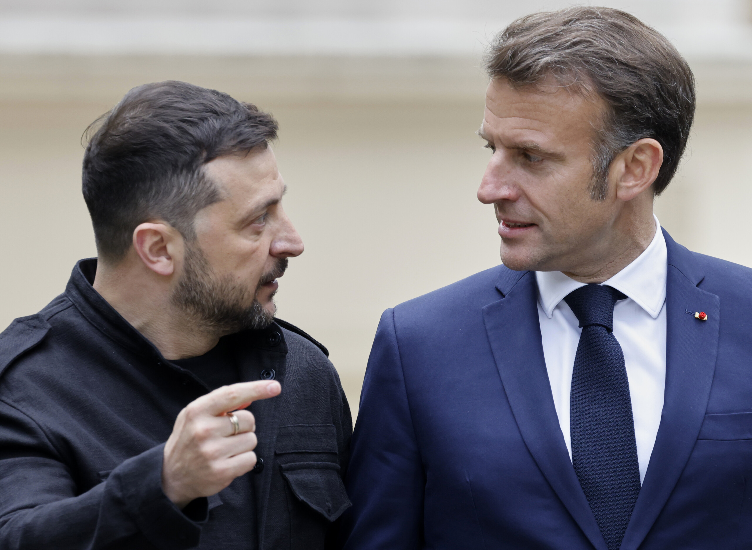 Ukraine: media reports that Macron spoke to Zelensky after phone call with Putin Ukraine: media reports that Macron spoke to Zelensky after phone call with Putin