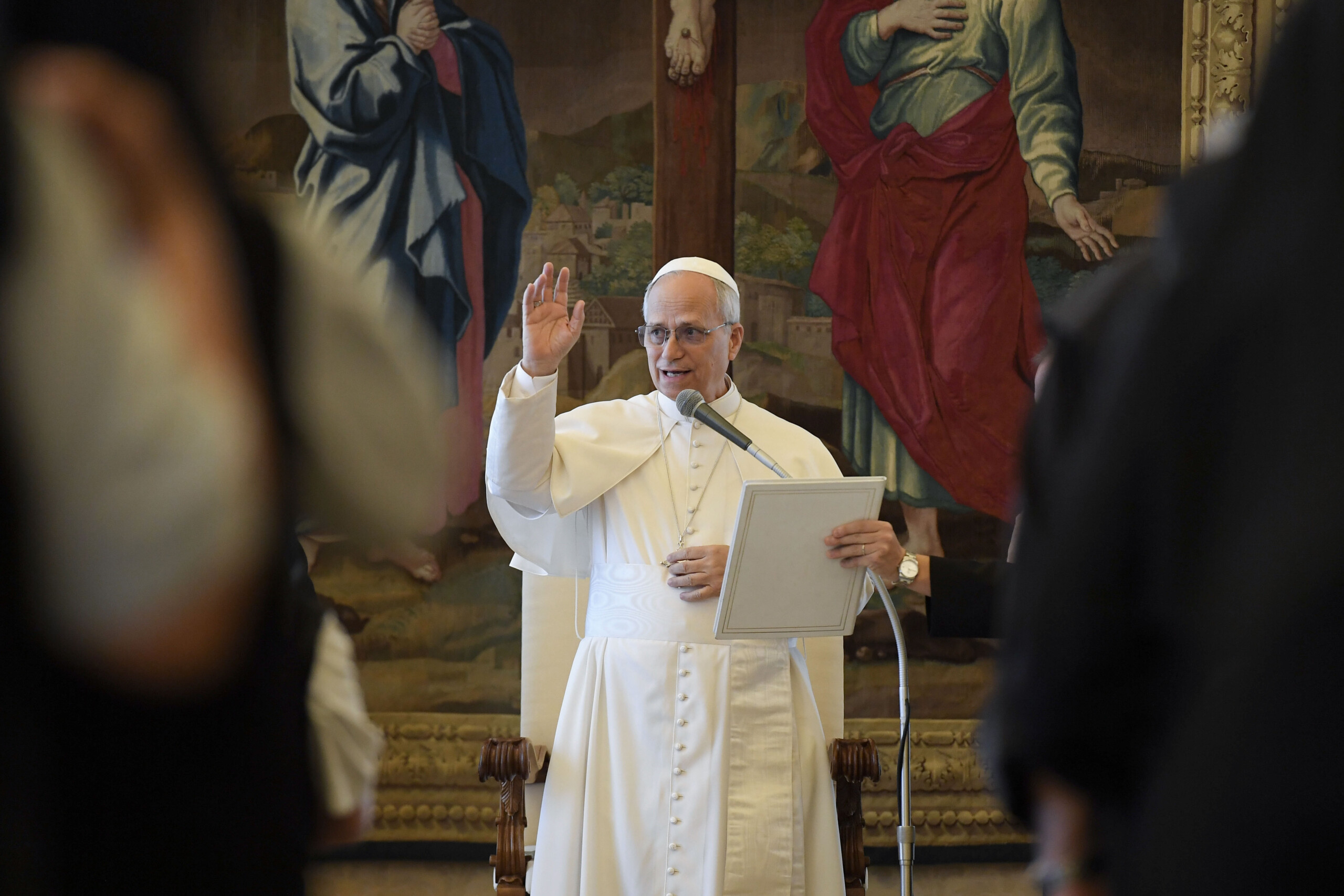 Ukraine: Pope's message to Zelensky, silence the weapons and open dialogue