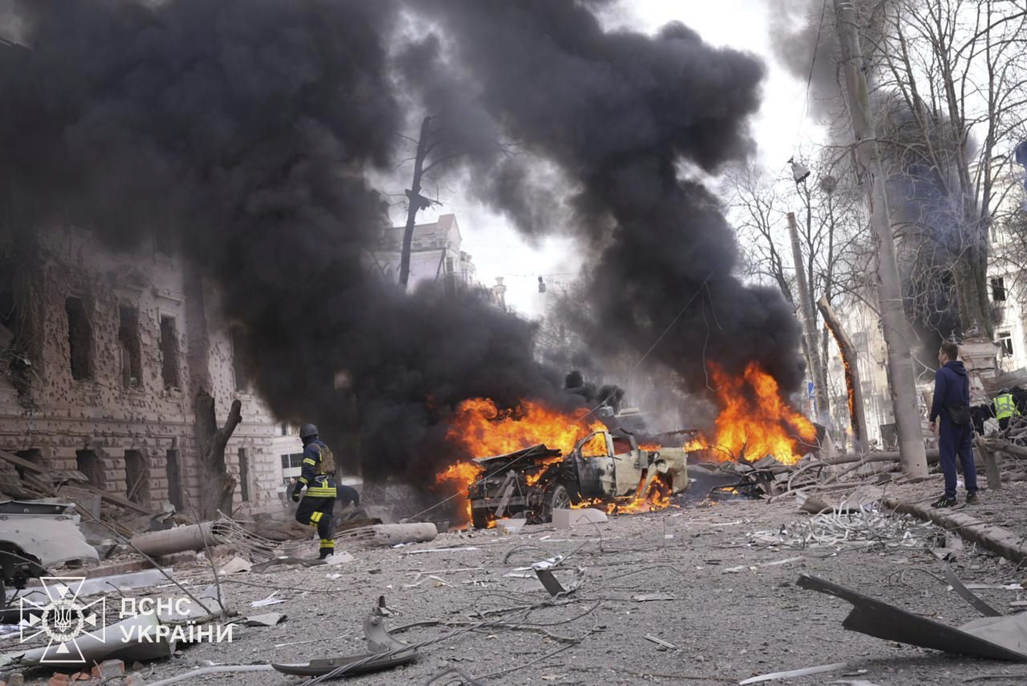 Ukraine: Russian drone strikes bus in Sumy, killing nine civilians Ukraine: Russian drone strikes bus in Sumy, killing nine civilians