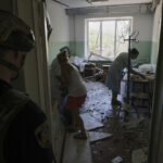 Ukraine, Russian raid hits a clinic in Kharkiv: there are dead and wounded