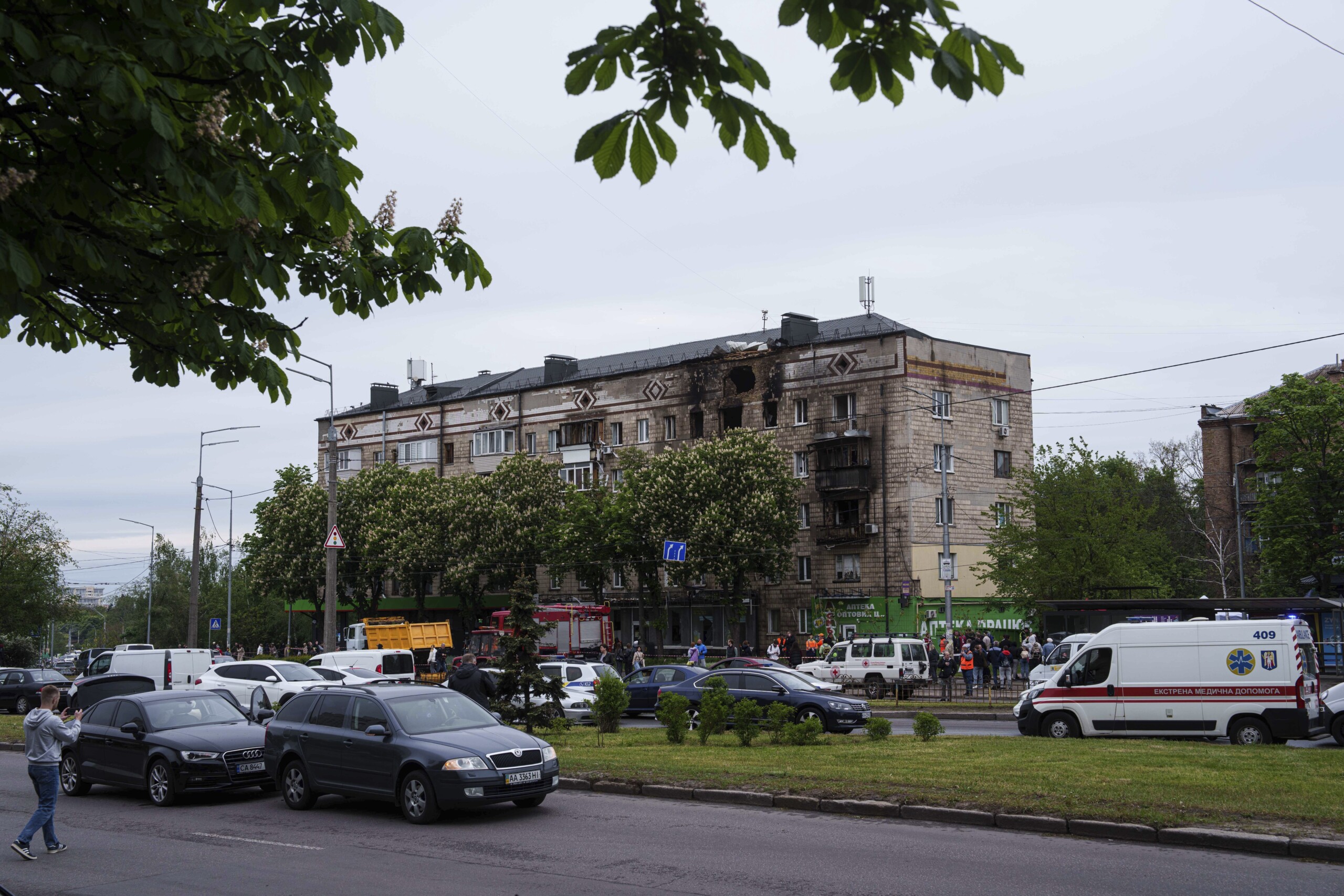 Ukraine: Three-day truce declared by Putin begins