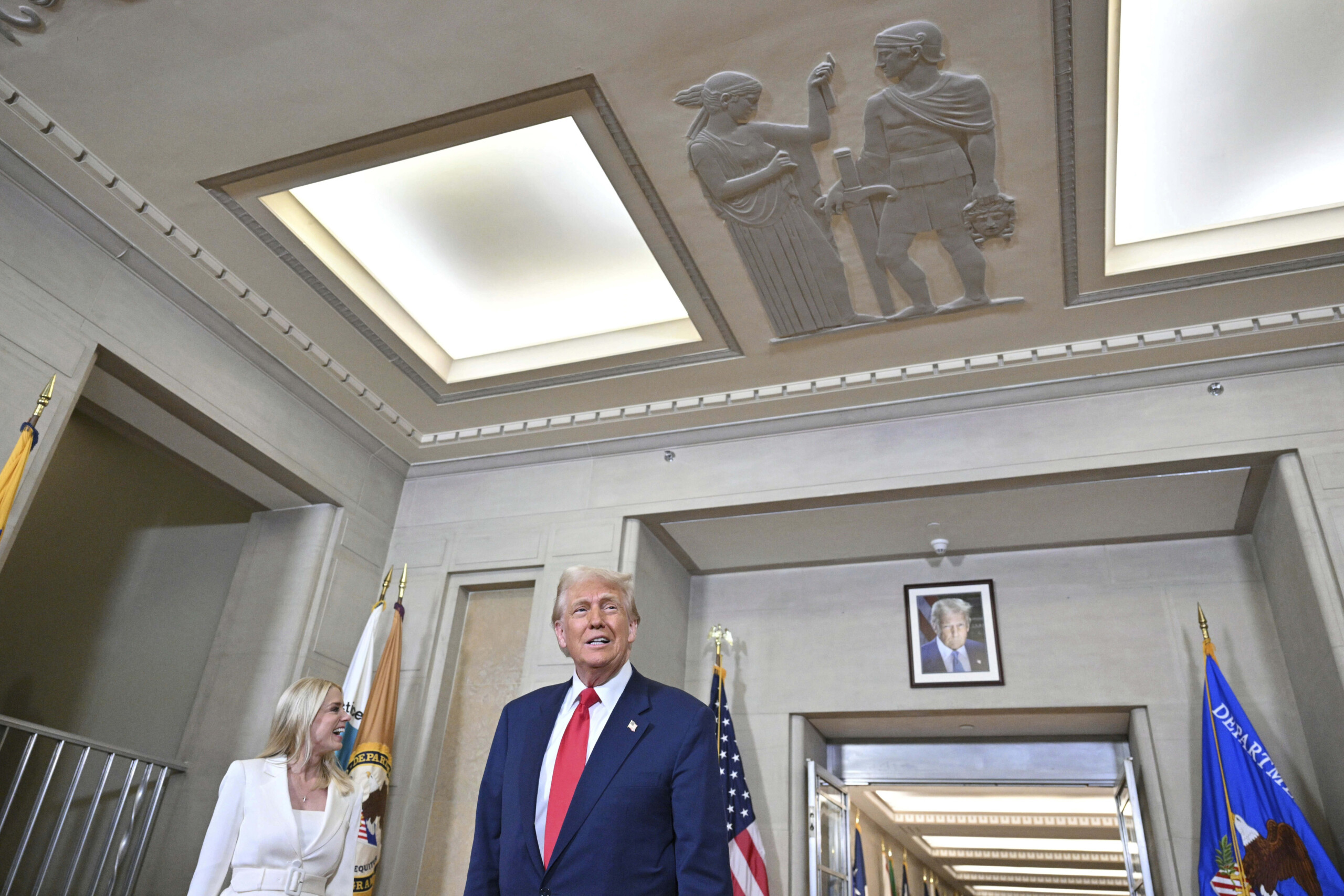 Ukraine, Trump: "Great Contacts with Moscow, But Still a Long Way to Go"